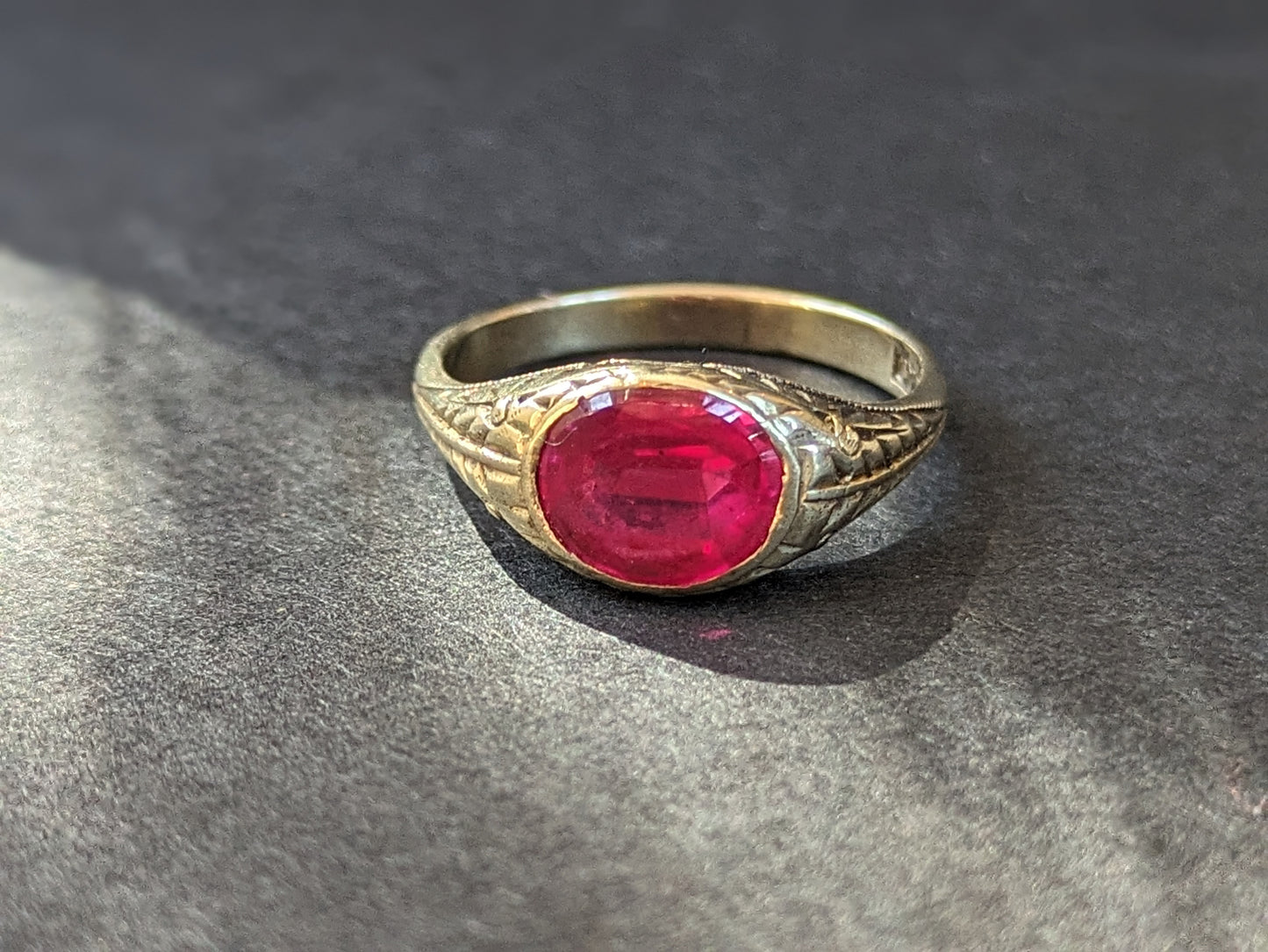 10K Depression Era glass "ruby" ring