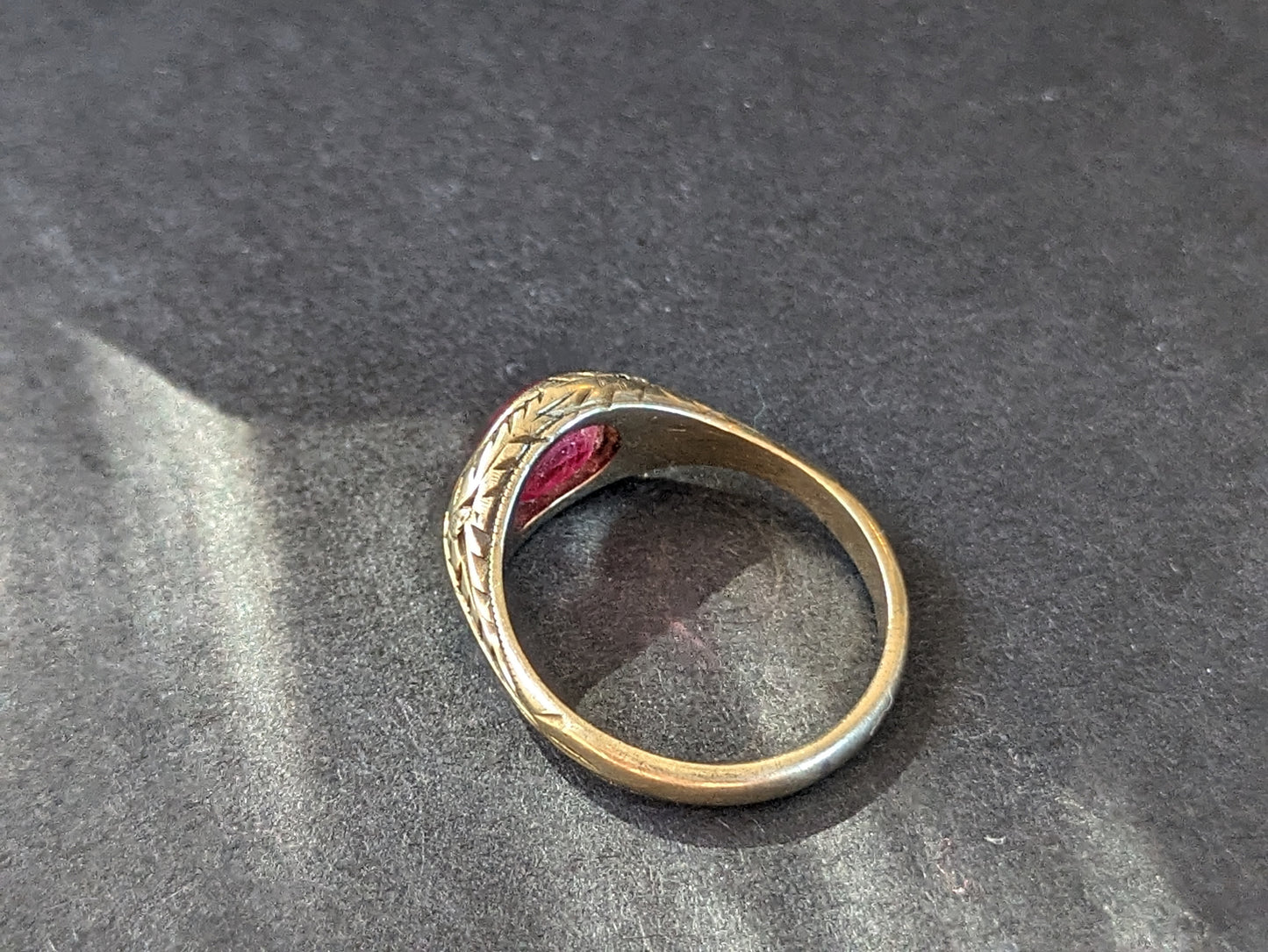 10K Depression Era glass "ruby" ring