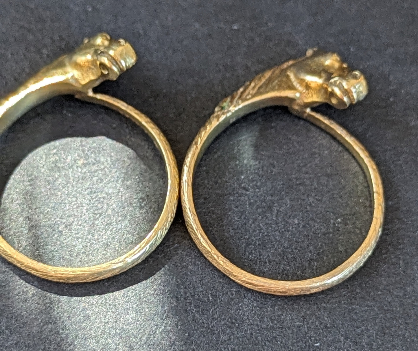 18k Interlocking Spanish Horse Ring Pair