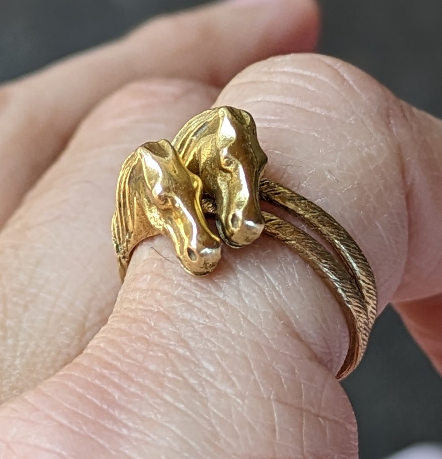 18k Interlocking Spanish Horse Ring Pair