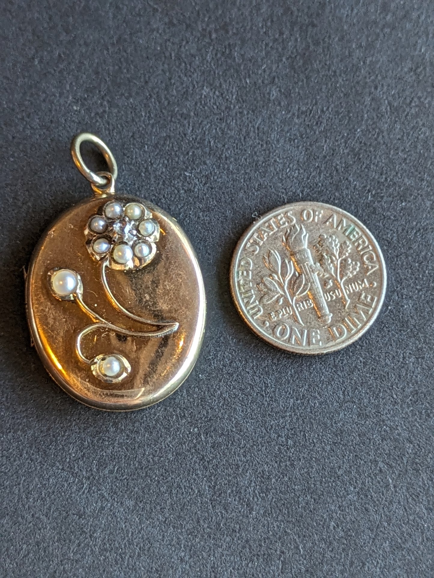 Gold Pearl Flower Locket