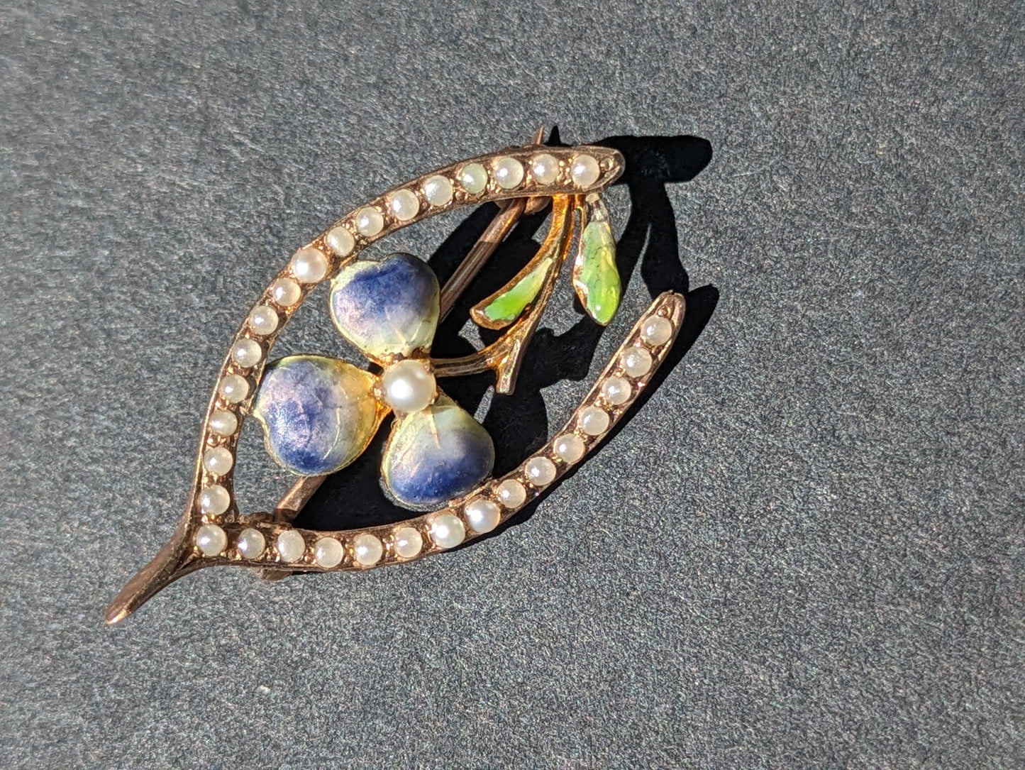 Seed Pearl Flower and Wishbone Pin