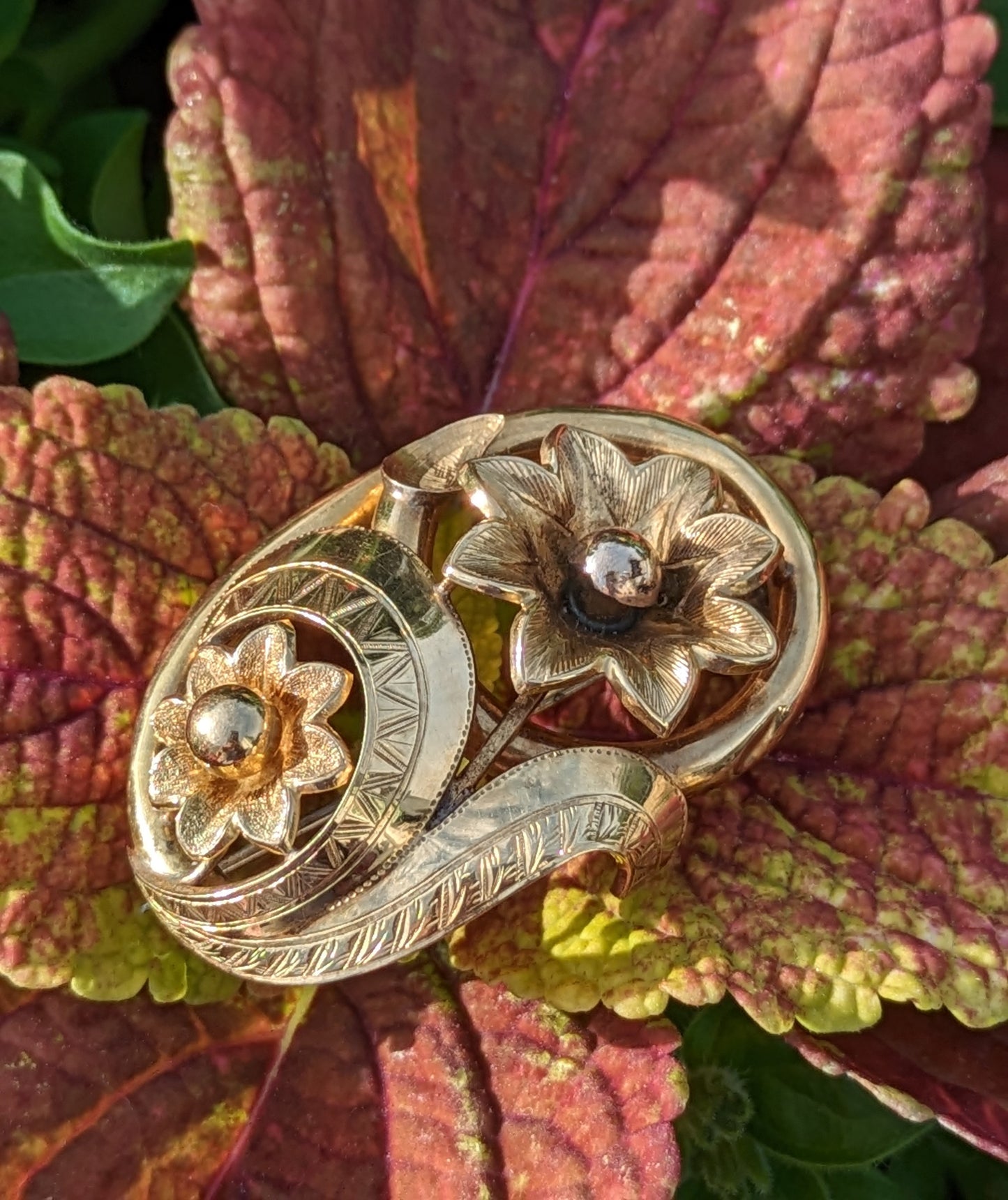 Biedermeier gold floral brooch