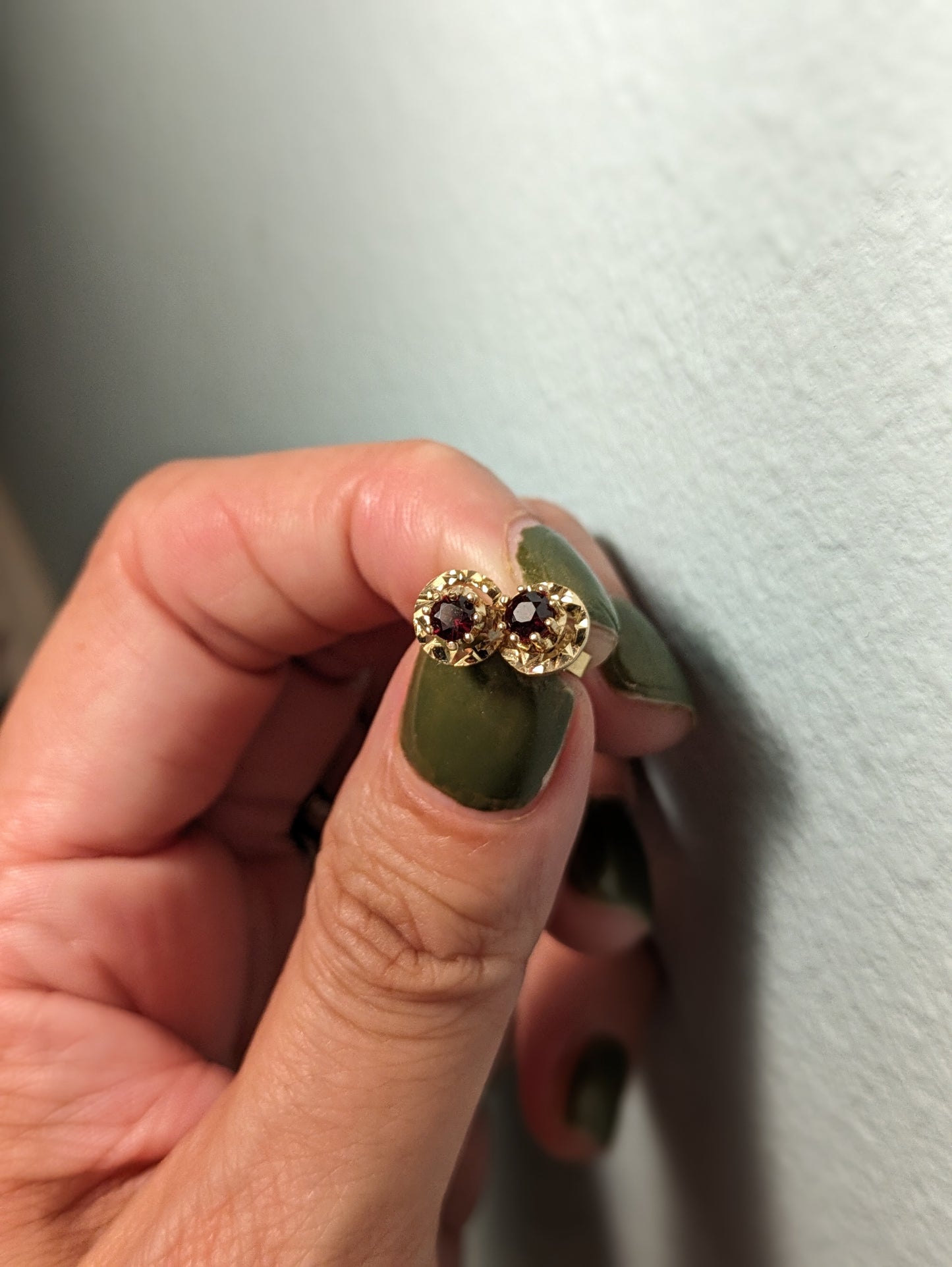 14K German vintage garnet studs