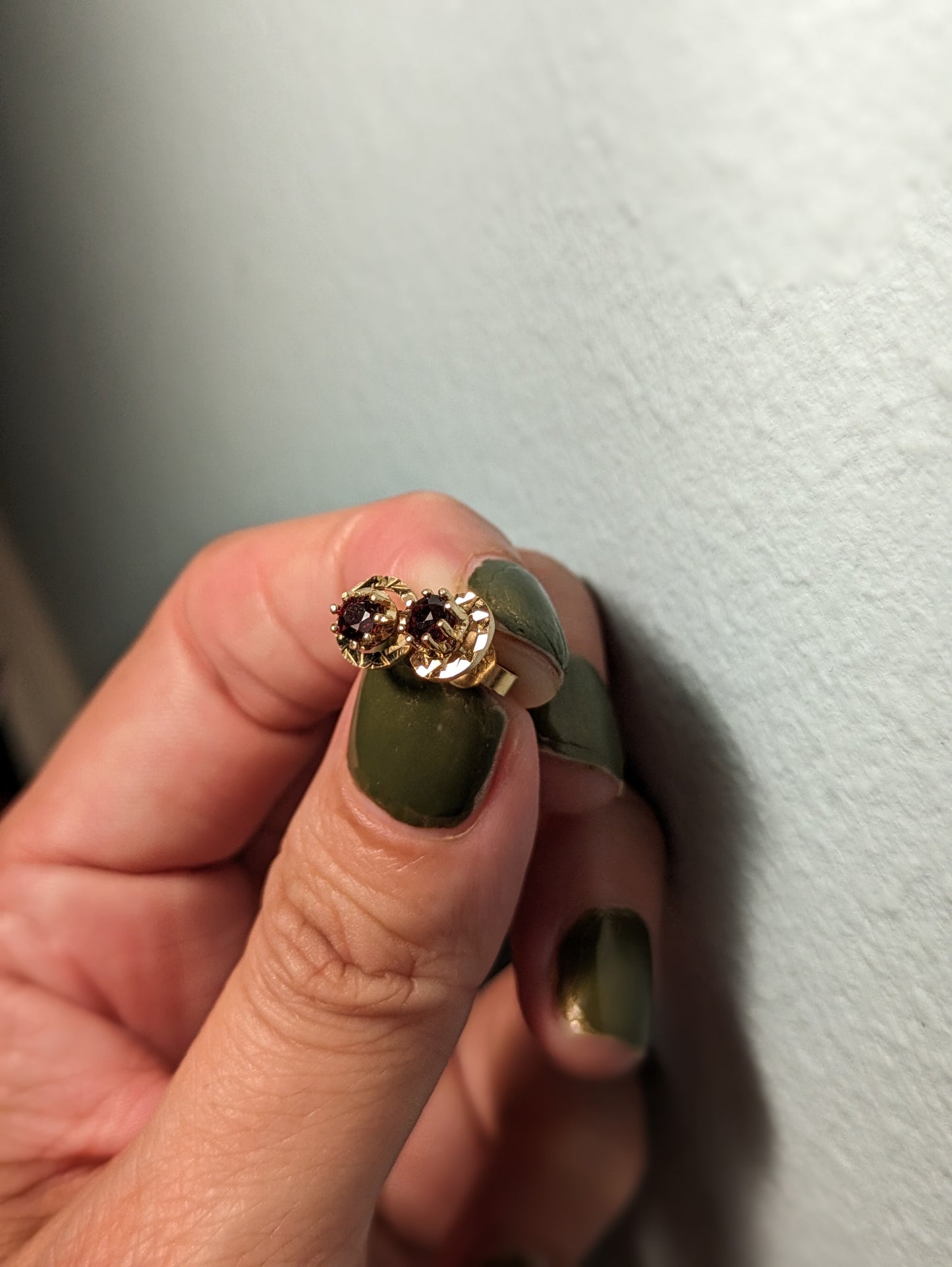 14K German vintage garnet studs