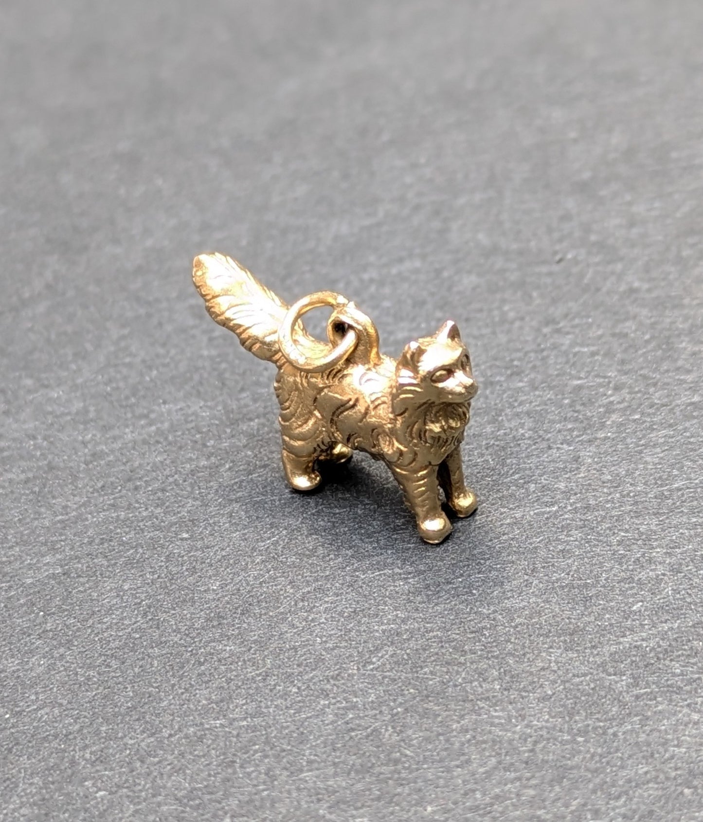 Very Detailed 3 Dimensional 14kt Cat Charm