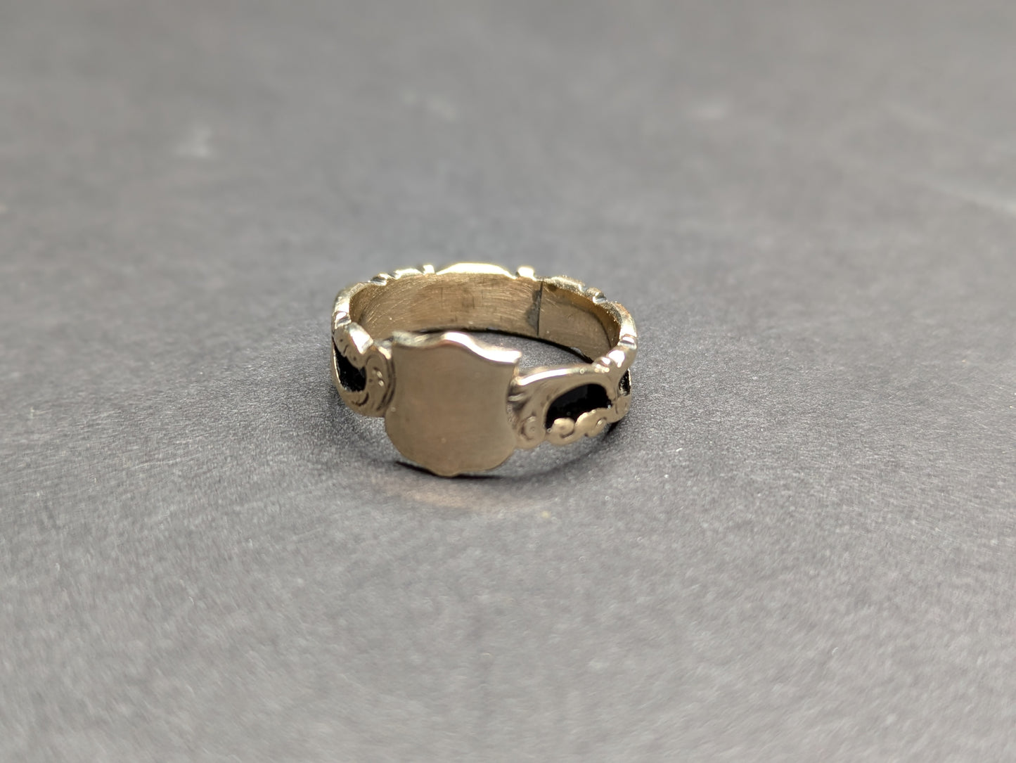 9k Shield Mourning Ring with Black Enamel Detailing