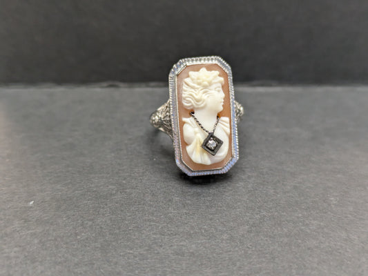 Edwardian White Gold Filigree Cameo Ring with Diamond