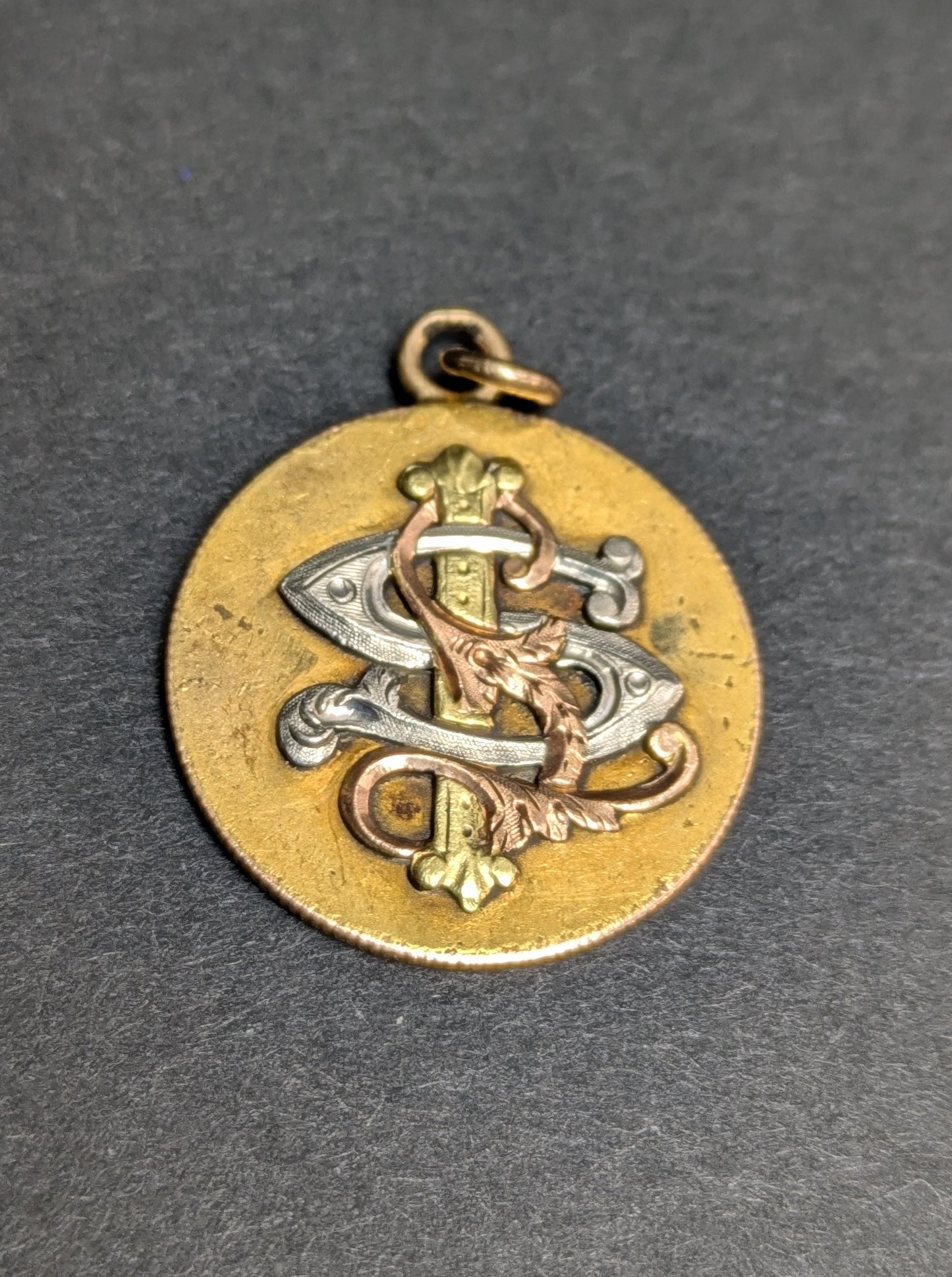 Elaborate 3-Color Gold Love Token