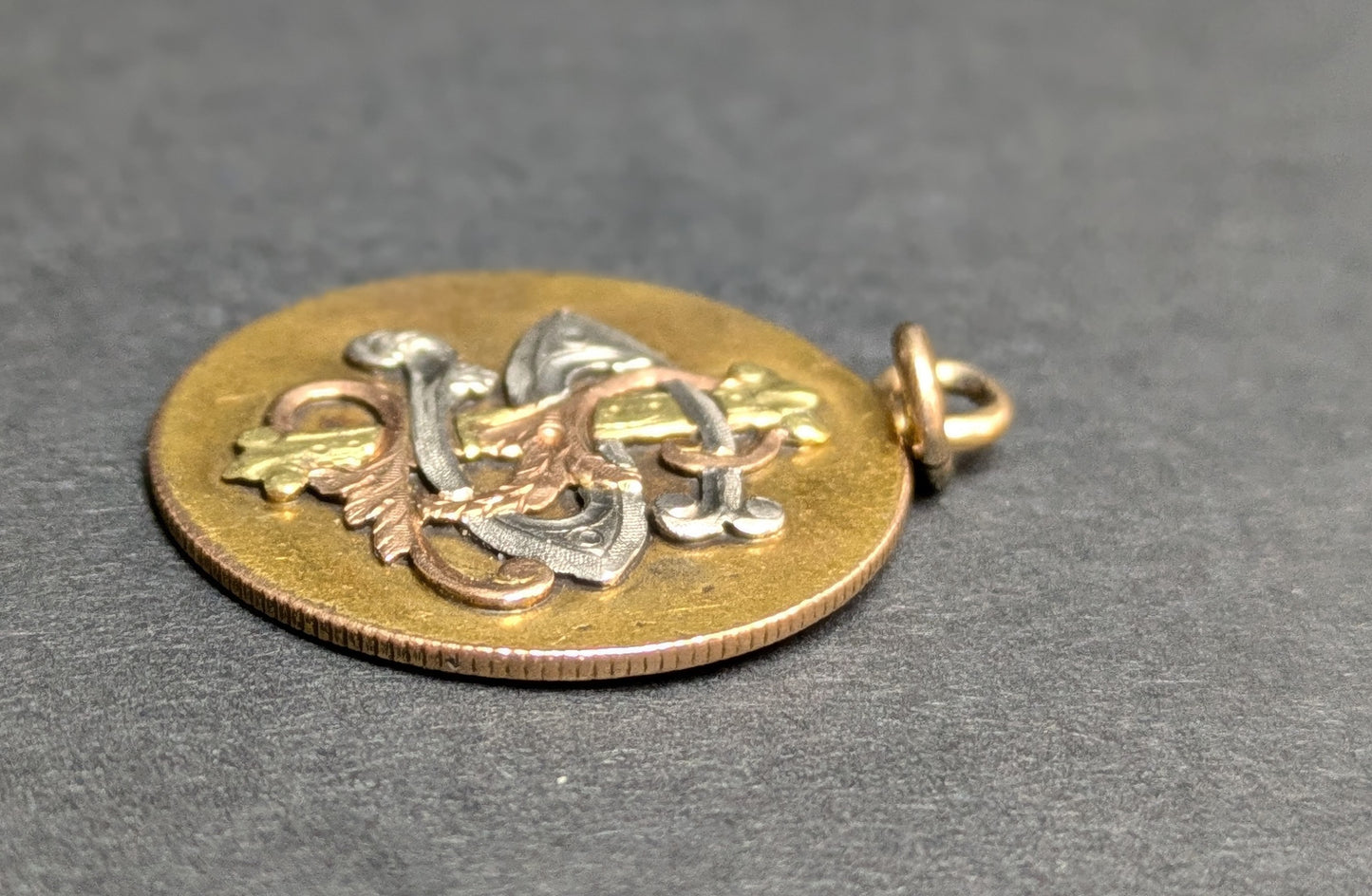 Elaborate 3-Color Gold Love Token