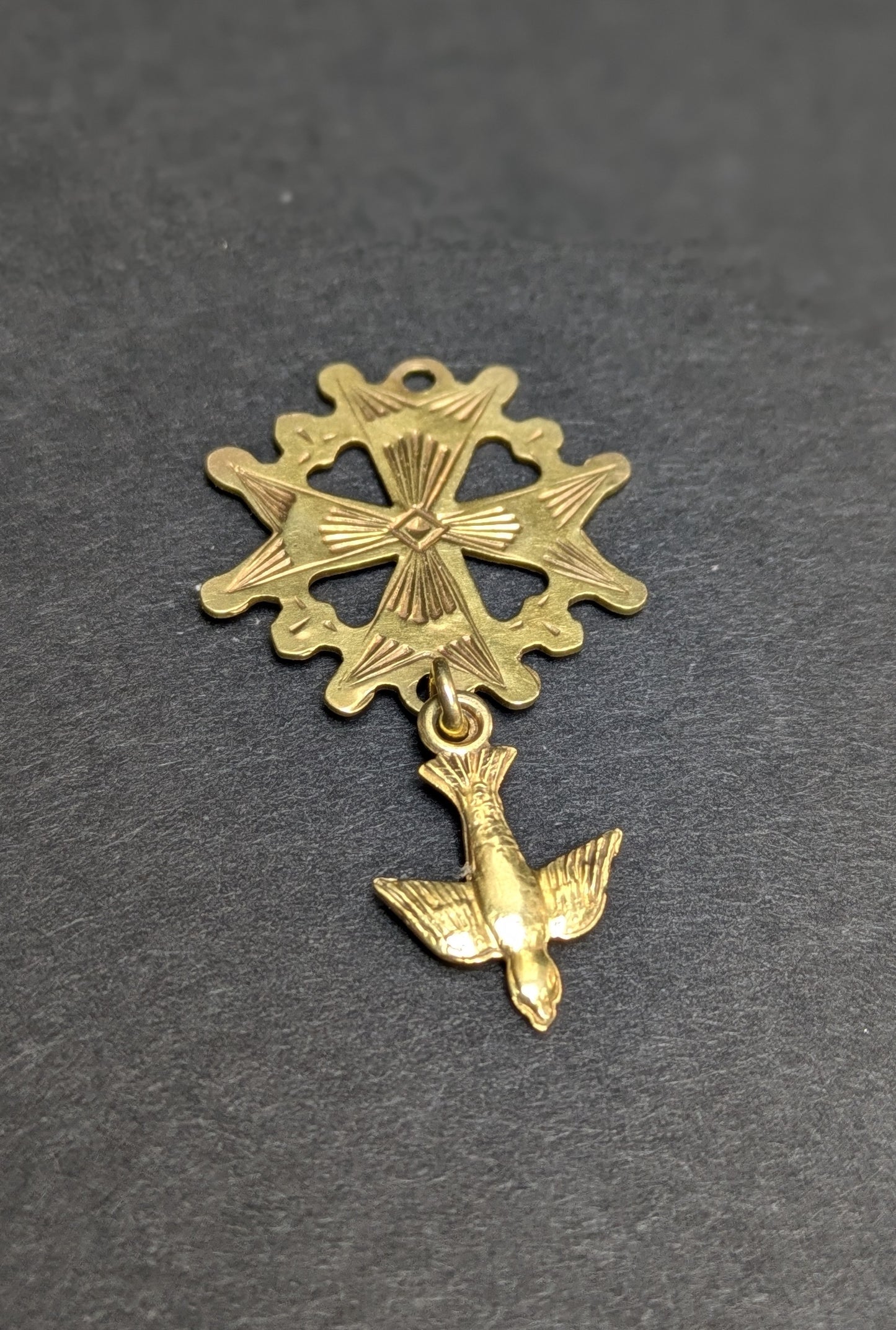 Espiritu Santo Pendant 14k Engraved