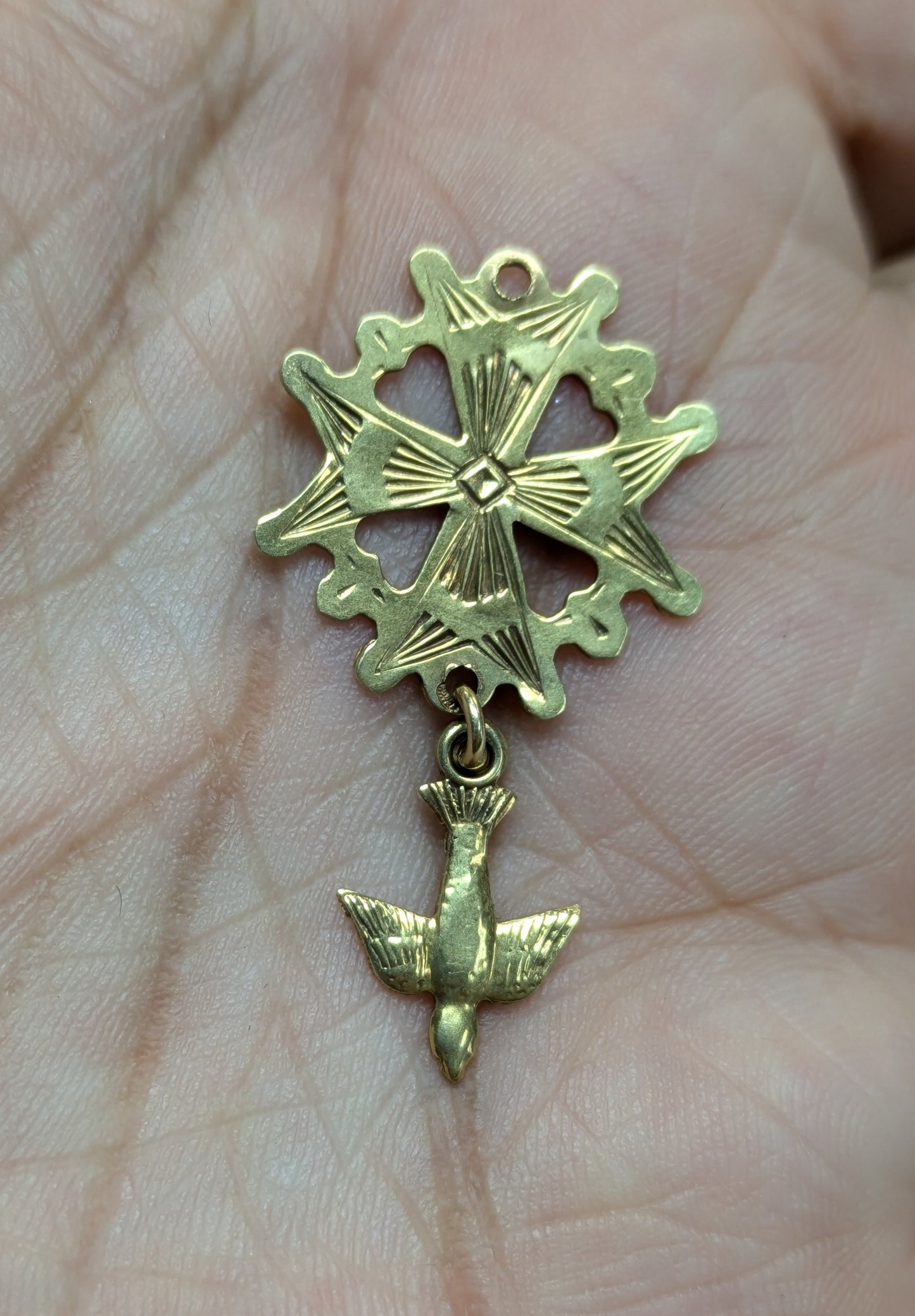 Espiritu Santo Pendant 14k Engraved