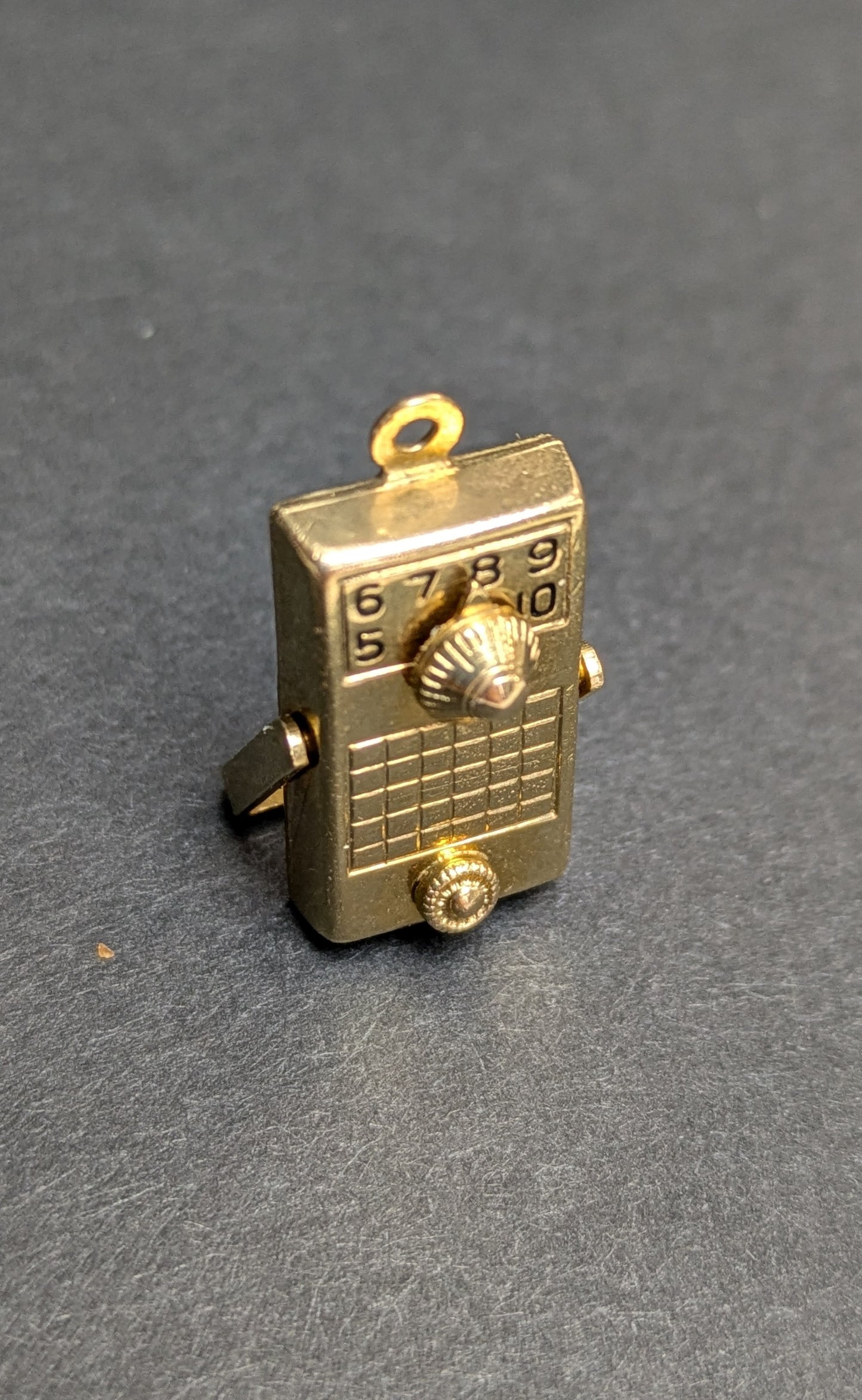 14k Beach Radio Charm with Moving Dial and Stand