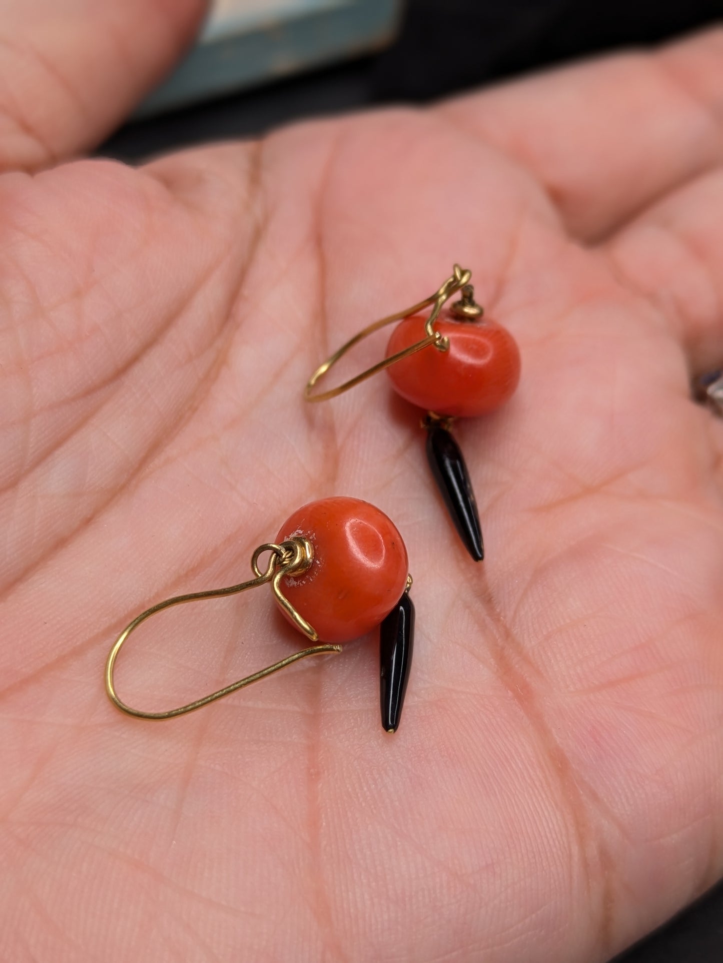 Art Deco Coral and Onyx Dangle Earrings 14kt