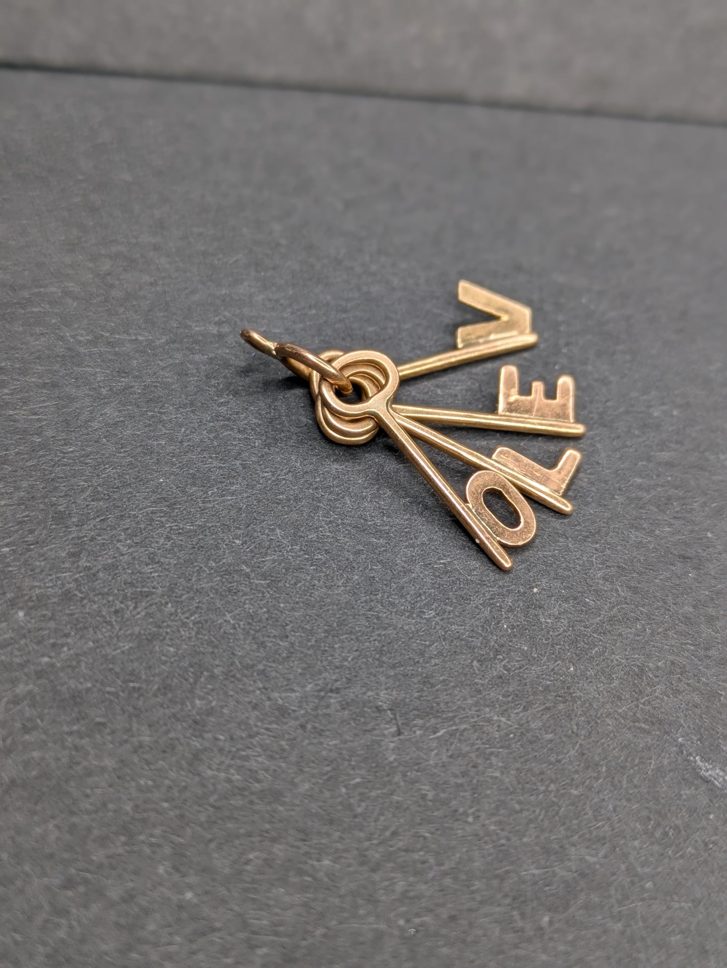 18kt "LOVE" Keys Charm Set