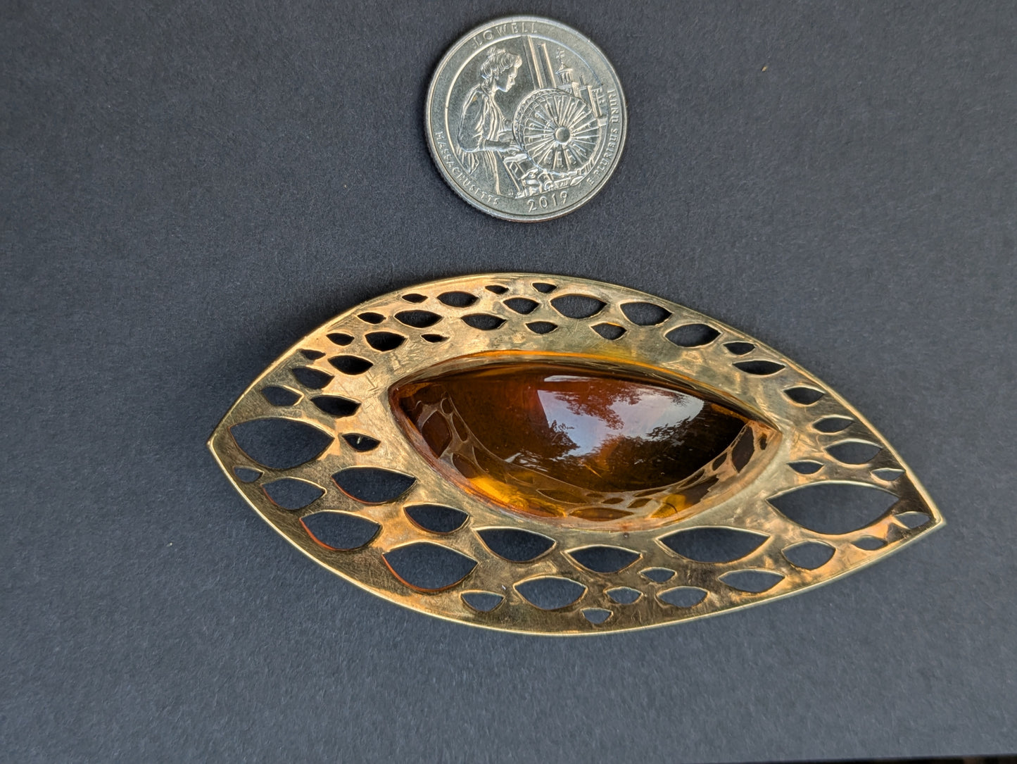 Large 9k Amber Leaf Brooch
