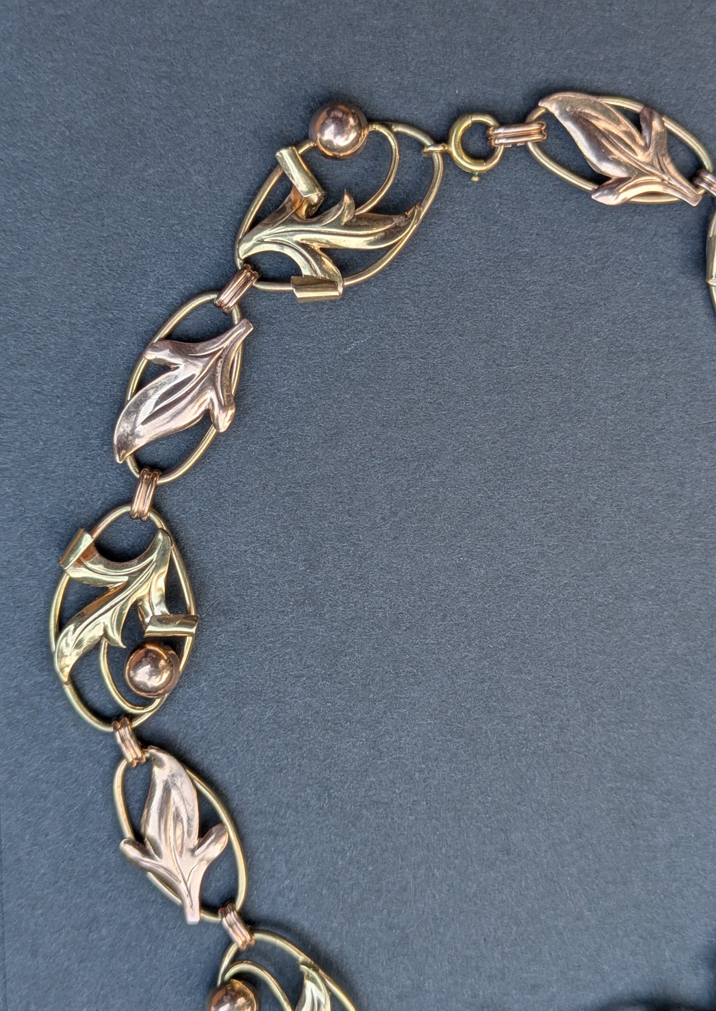 10k Arts + Craft Leaf Necklace