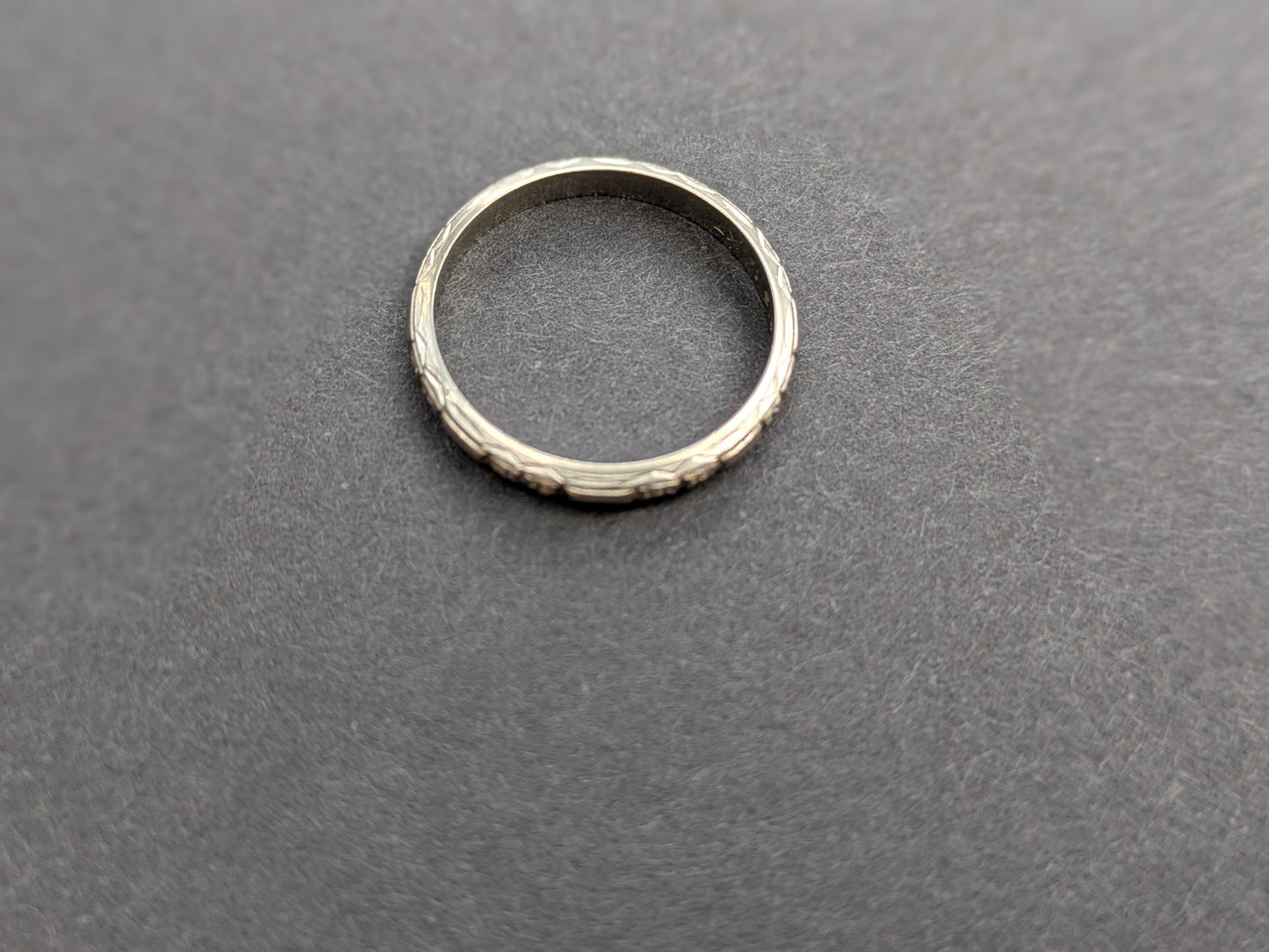 14k White Gold Belais Wedding Band