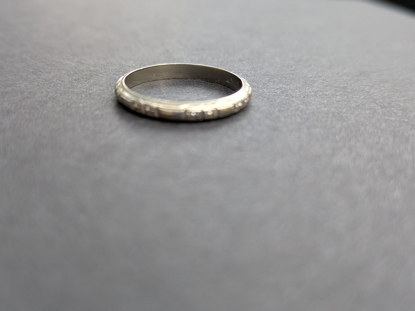 14k White Gold Belais Wedding Band