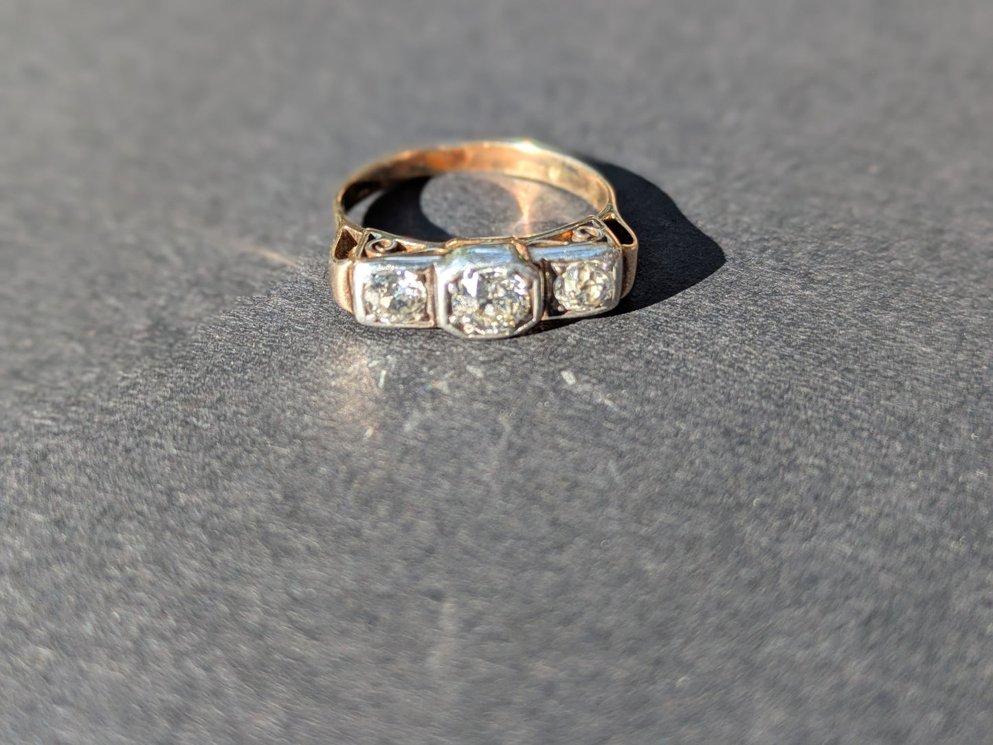 14k German 3 Diamond Ring