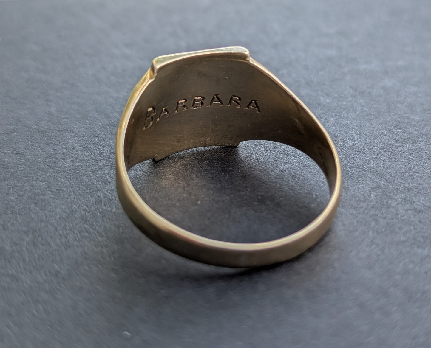 9k Engraved "RP" Signet Ring