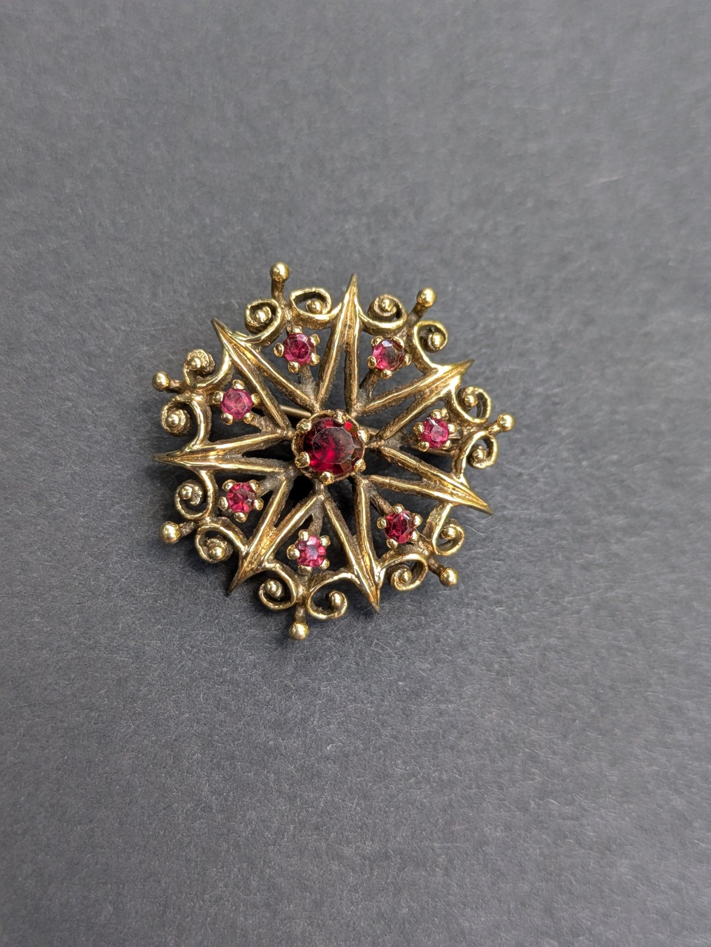 14k Garnet Starburst Pin