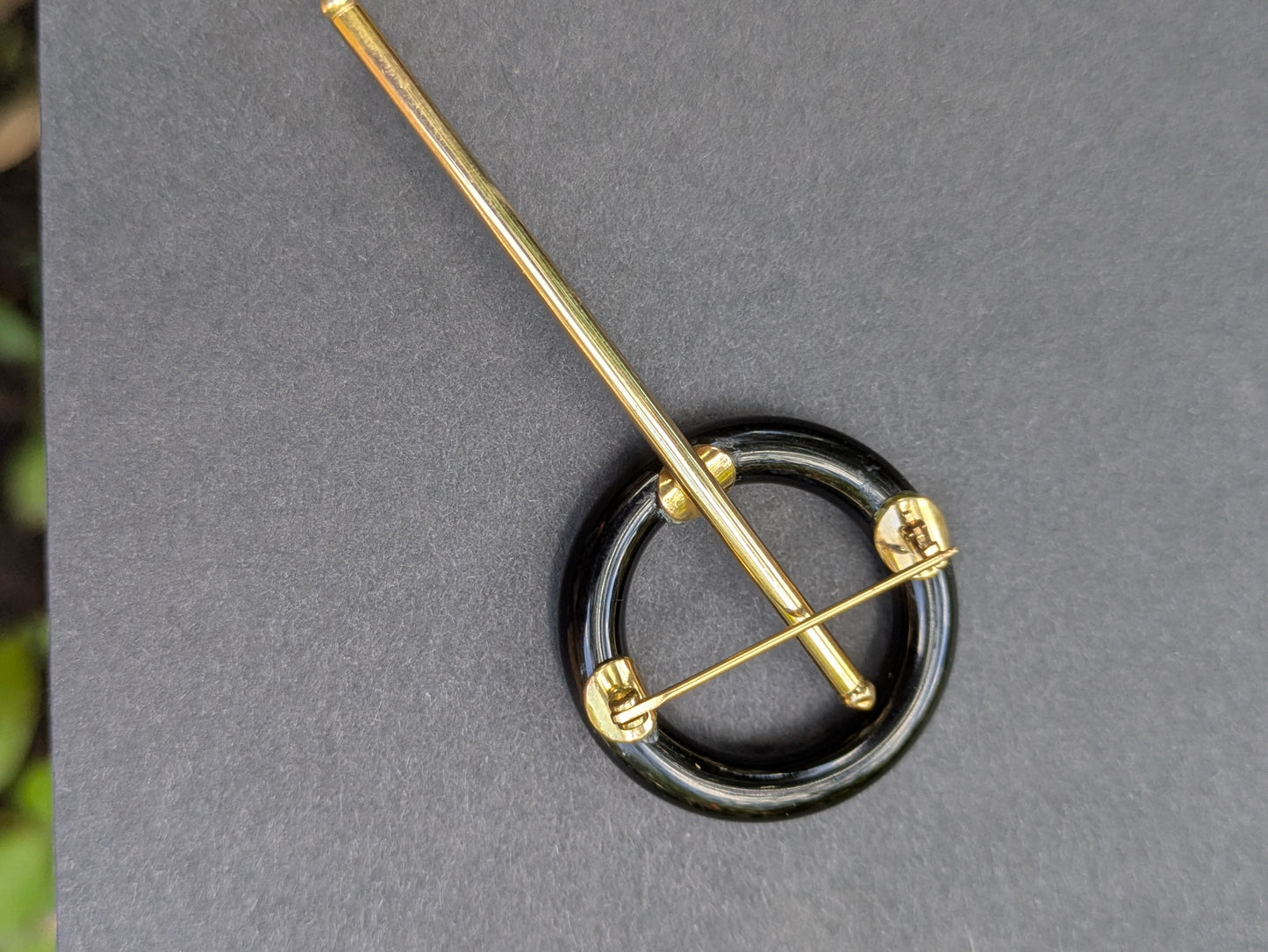 14k Gold and Onyx Brooch