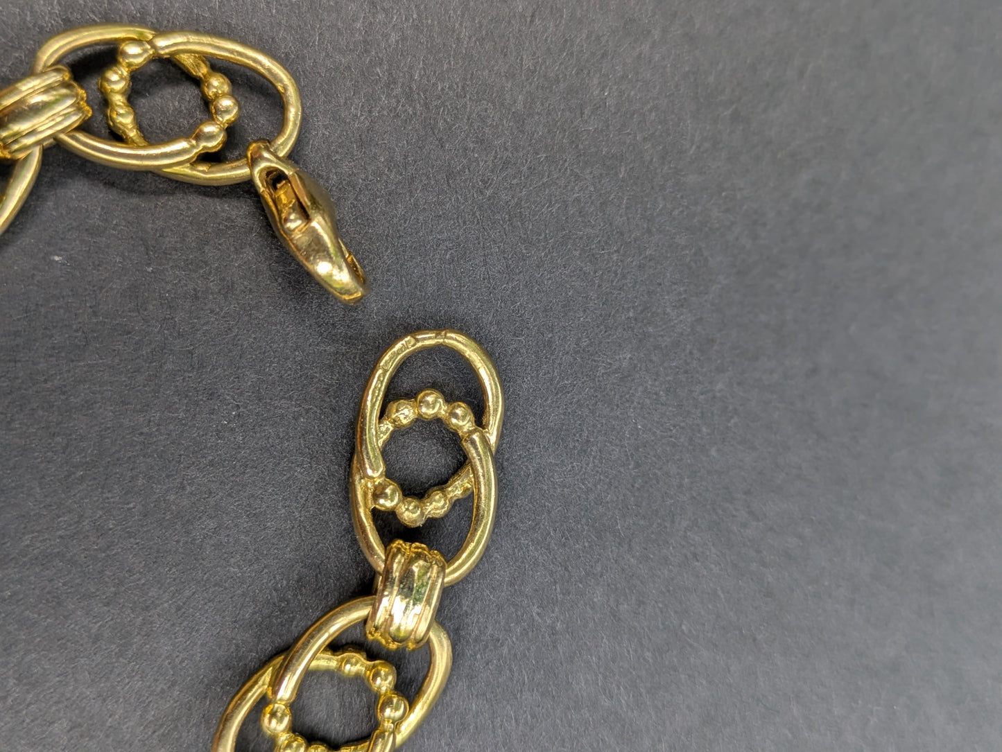English 18k Love Knot Bracelet
