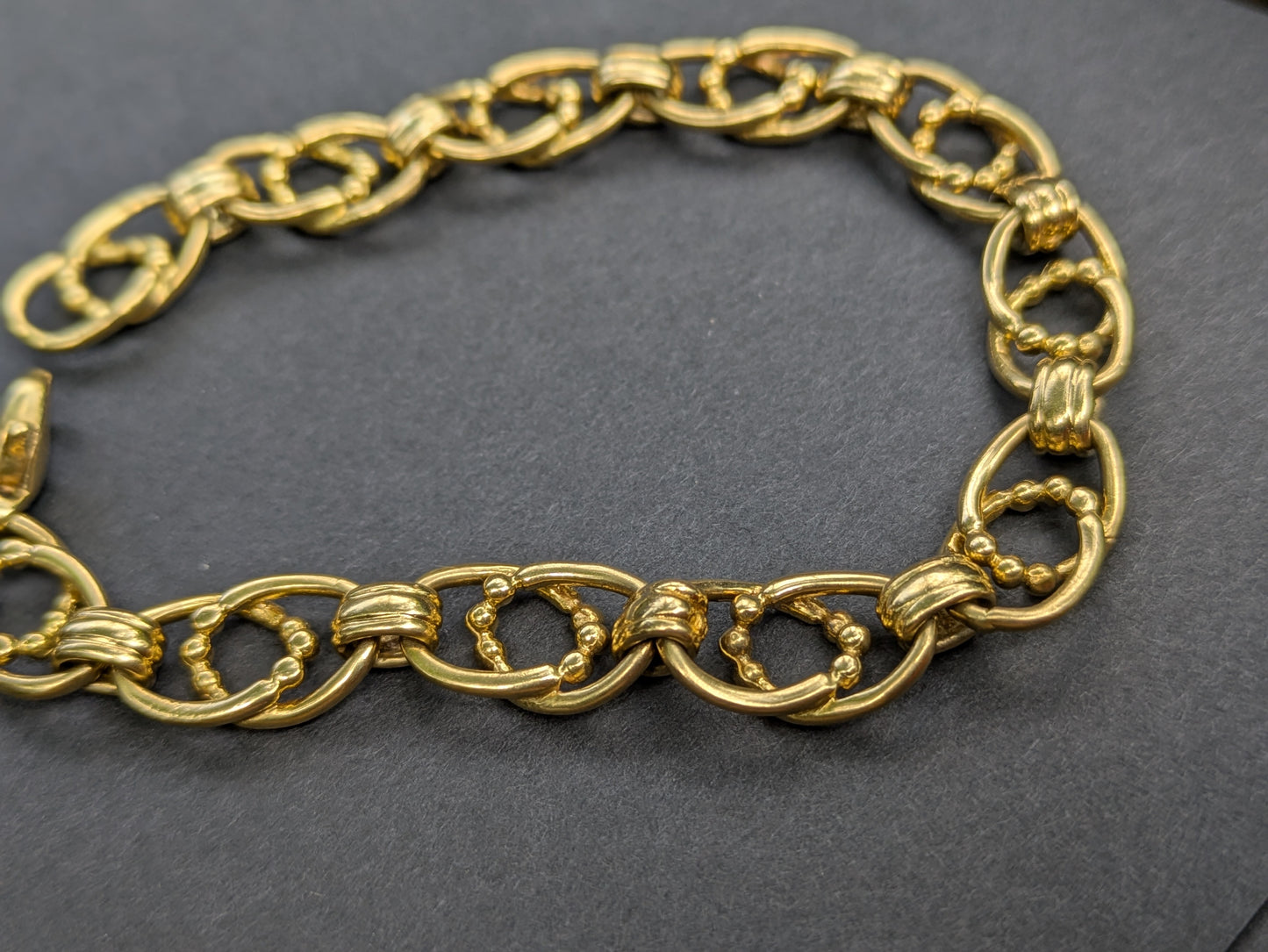 English 18k Love Knot Bracelet
