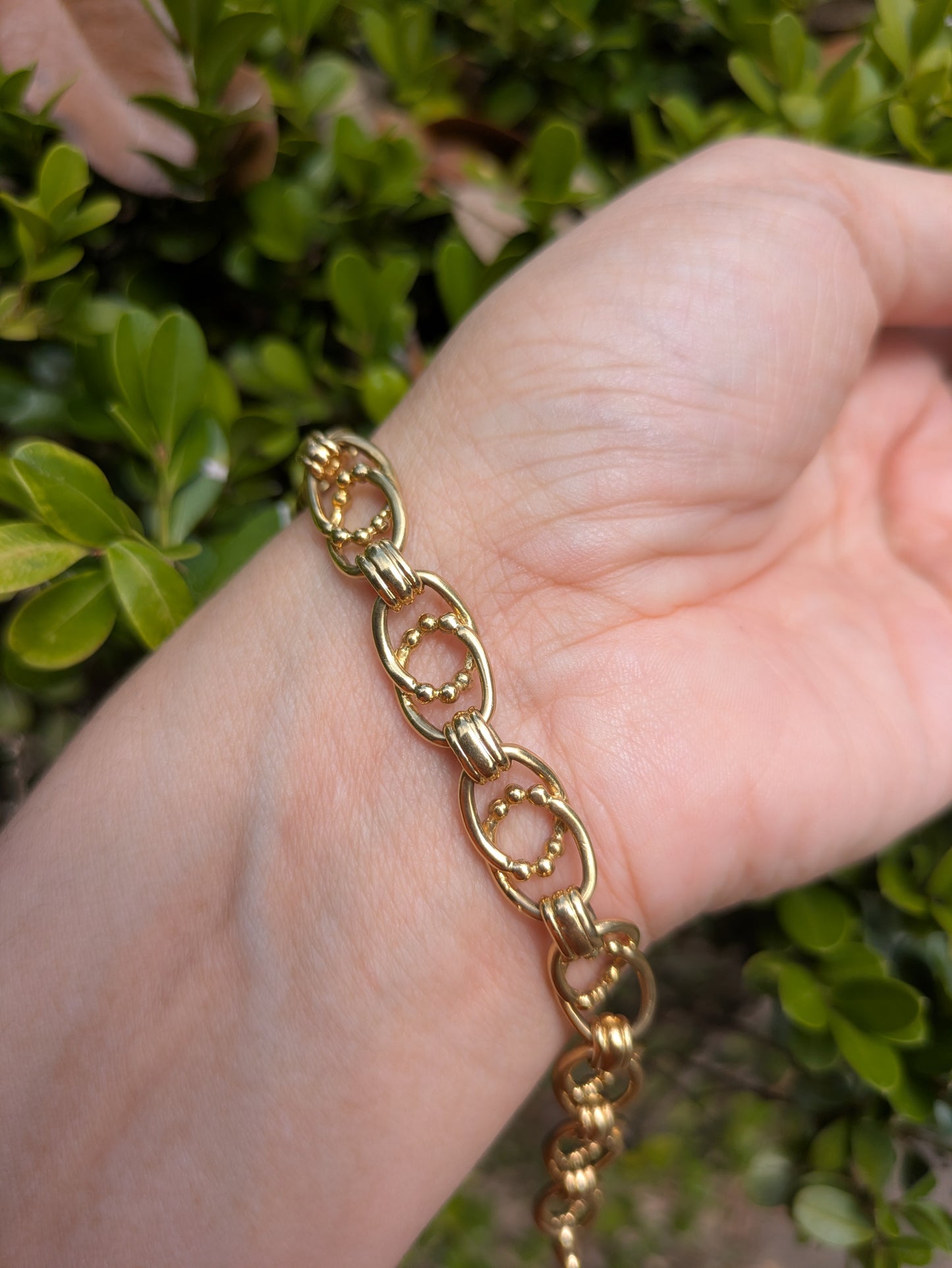 English 18k Love Knot Bracelet