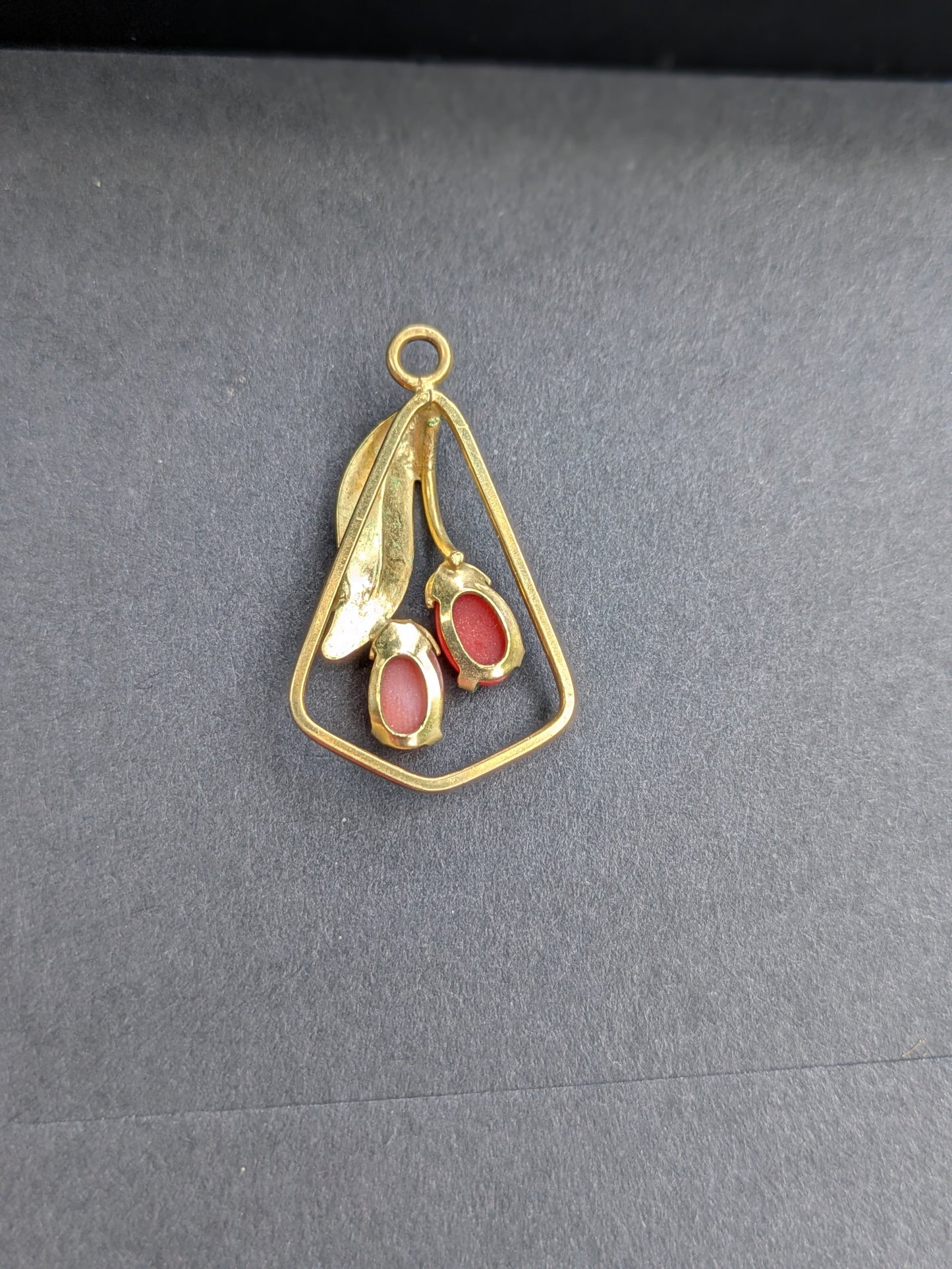 14k Dutch Coral Floral Pendant