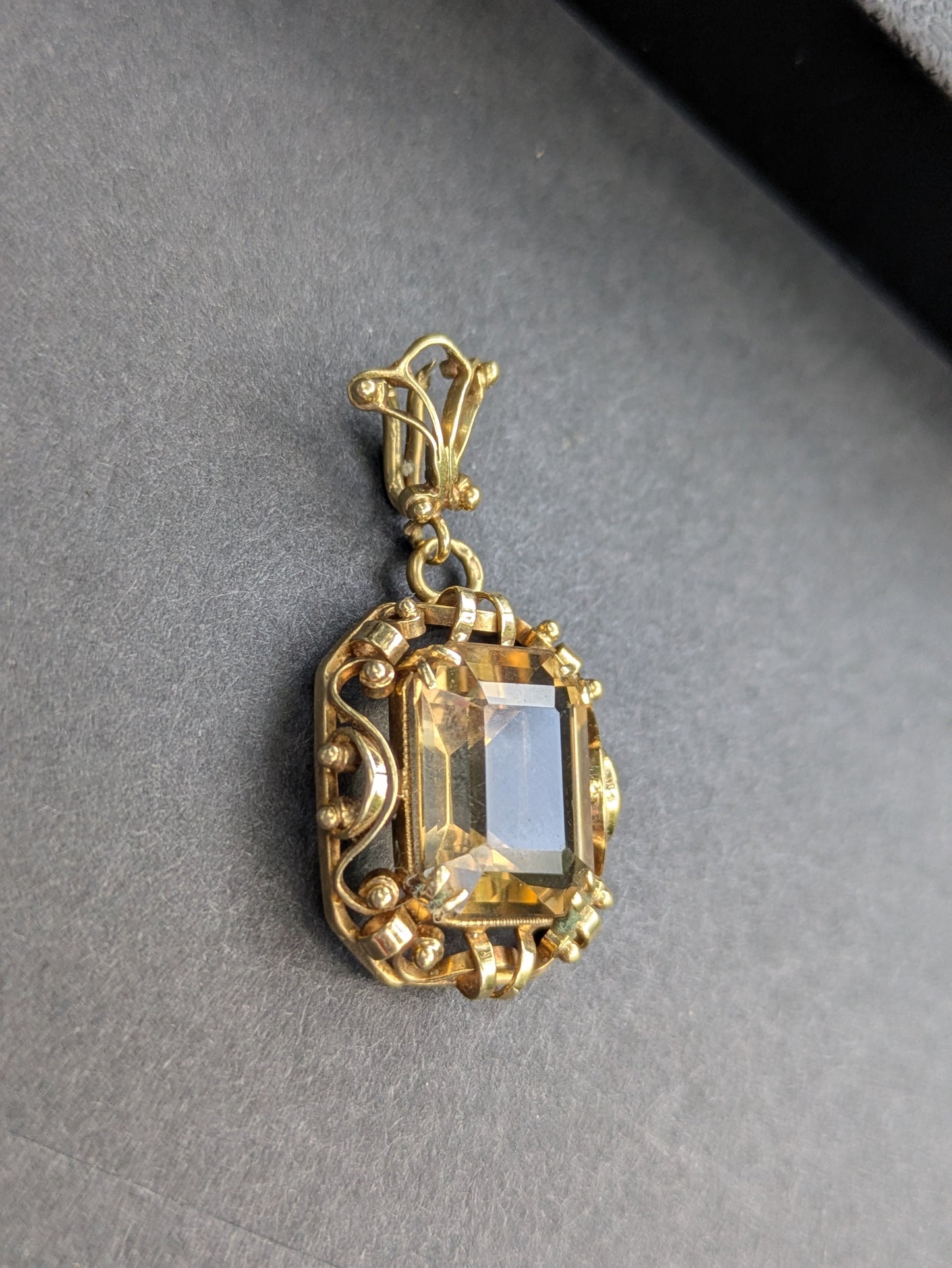 14k Dutch Citrine Pendant