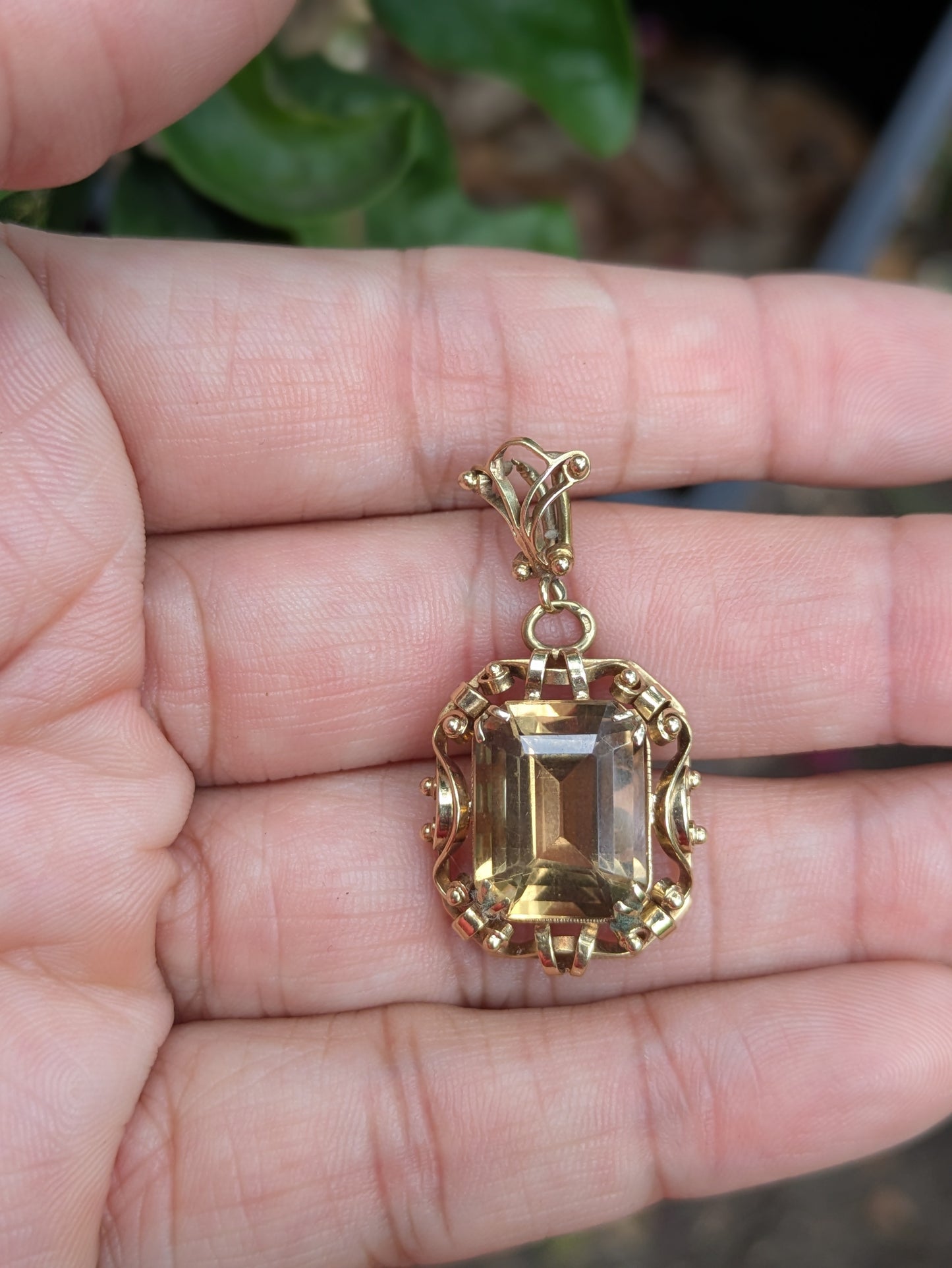 14k Dutch Citrine Pendant