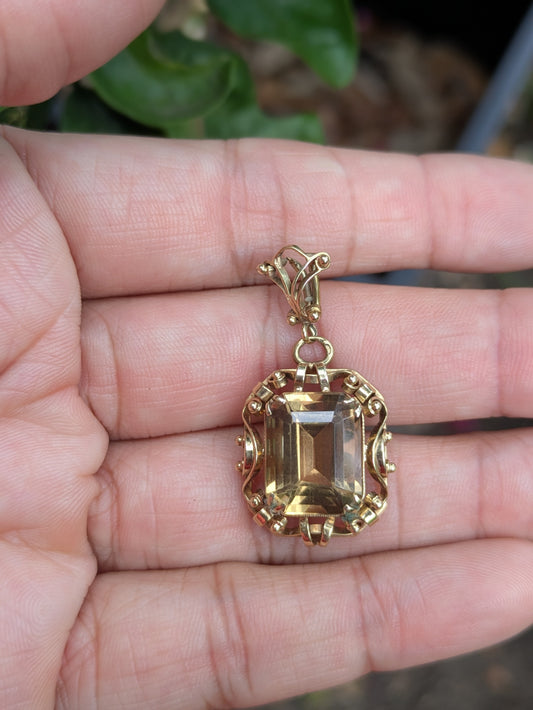 14k Dutch Citrine Pendant