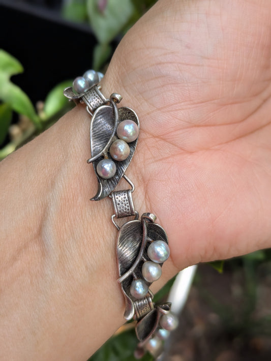 Arts and Crafts Sterling Bracelet with Gray Pearl