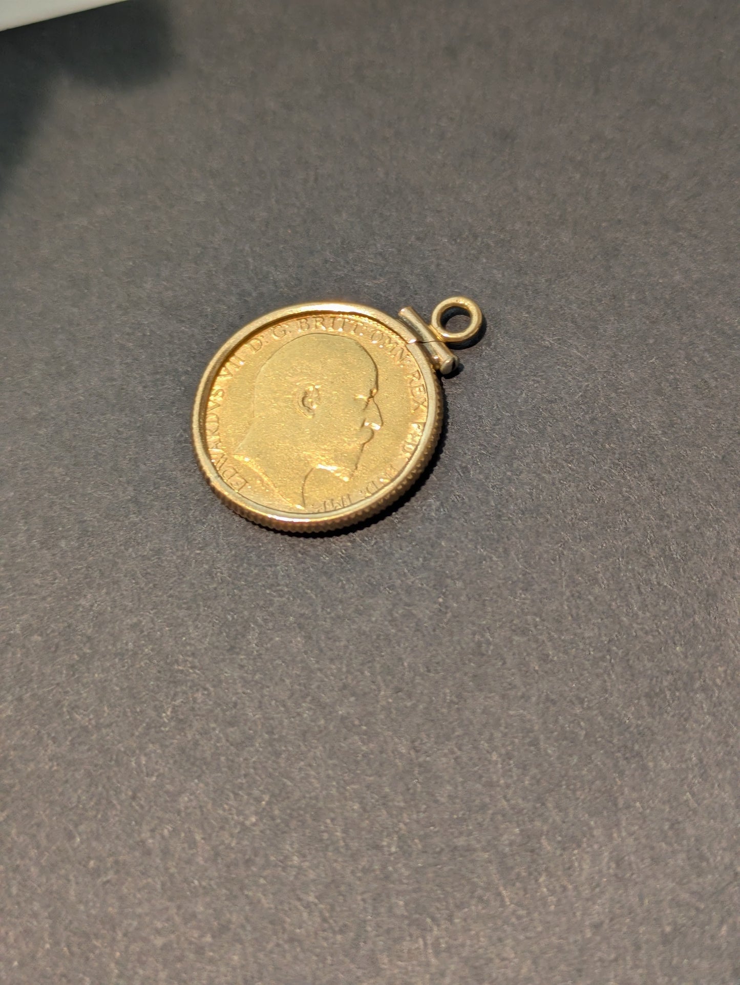23.4k English Sovereign Coin Pendant in 9k Frames