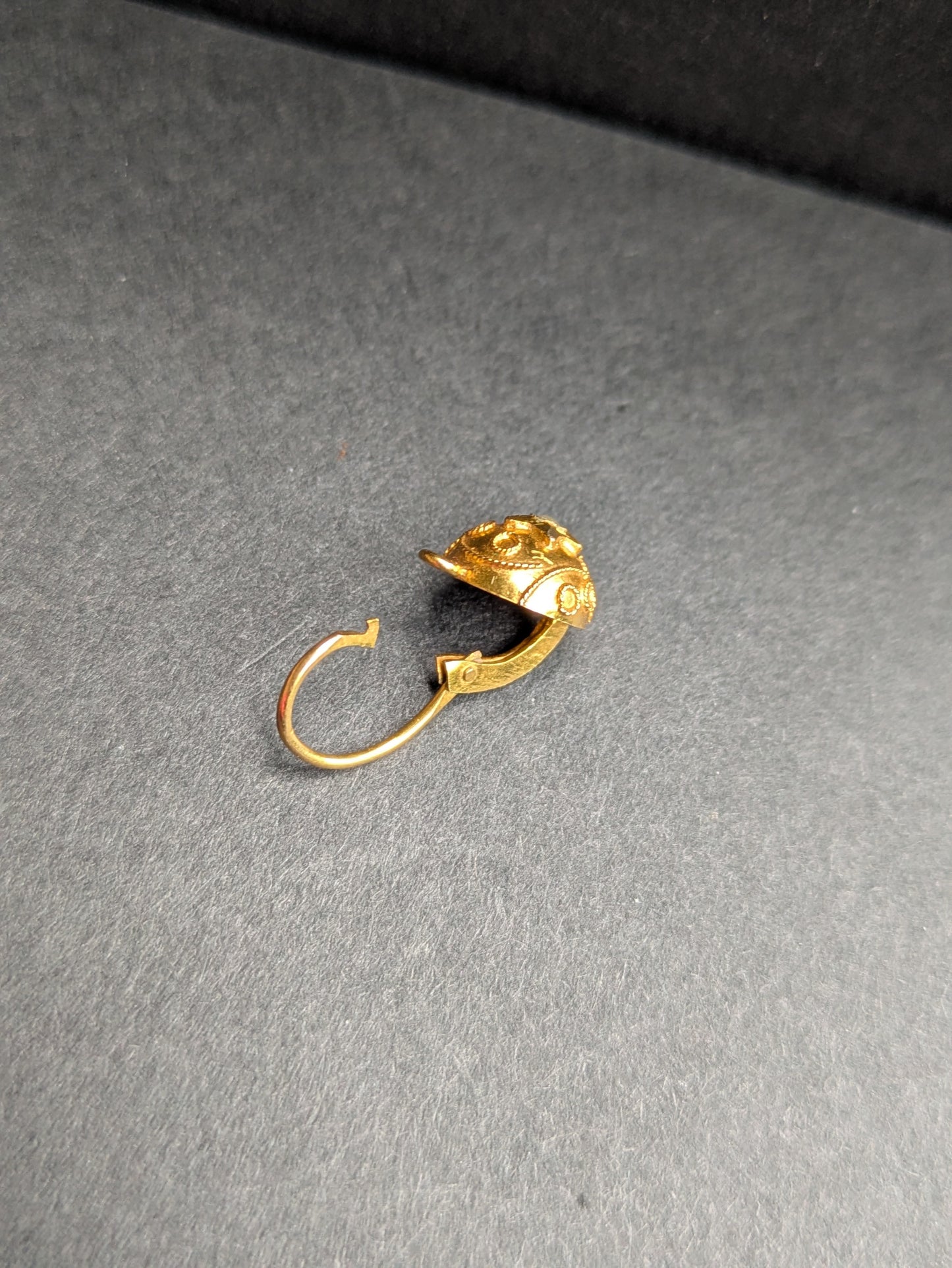 18k Dormouse Pearl Earrings