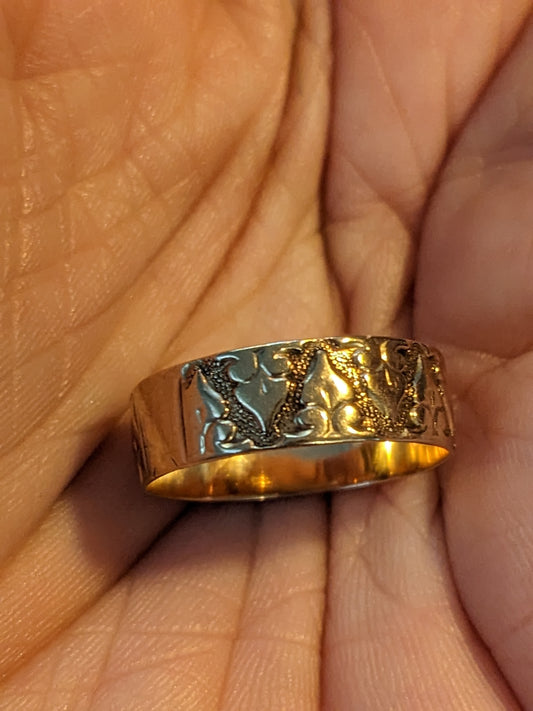 Victorian era 14k cigar band leaf pattern