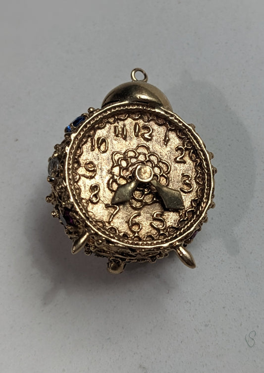 9k Moving Hand Clock Pendant