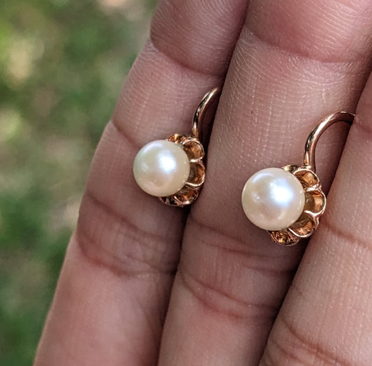 Eastern European Pearl ruffle earrings, leverback