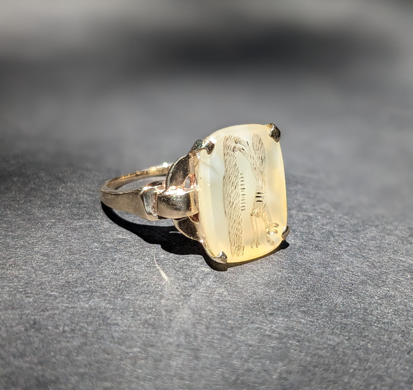 10k Gold Fox Intaglio in Agate Ring