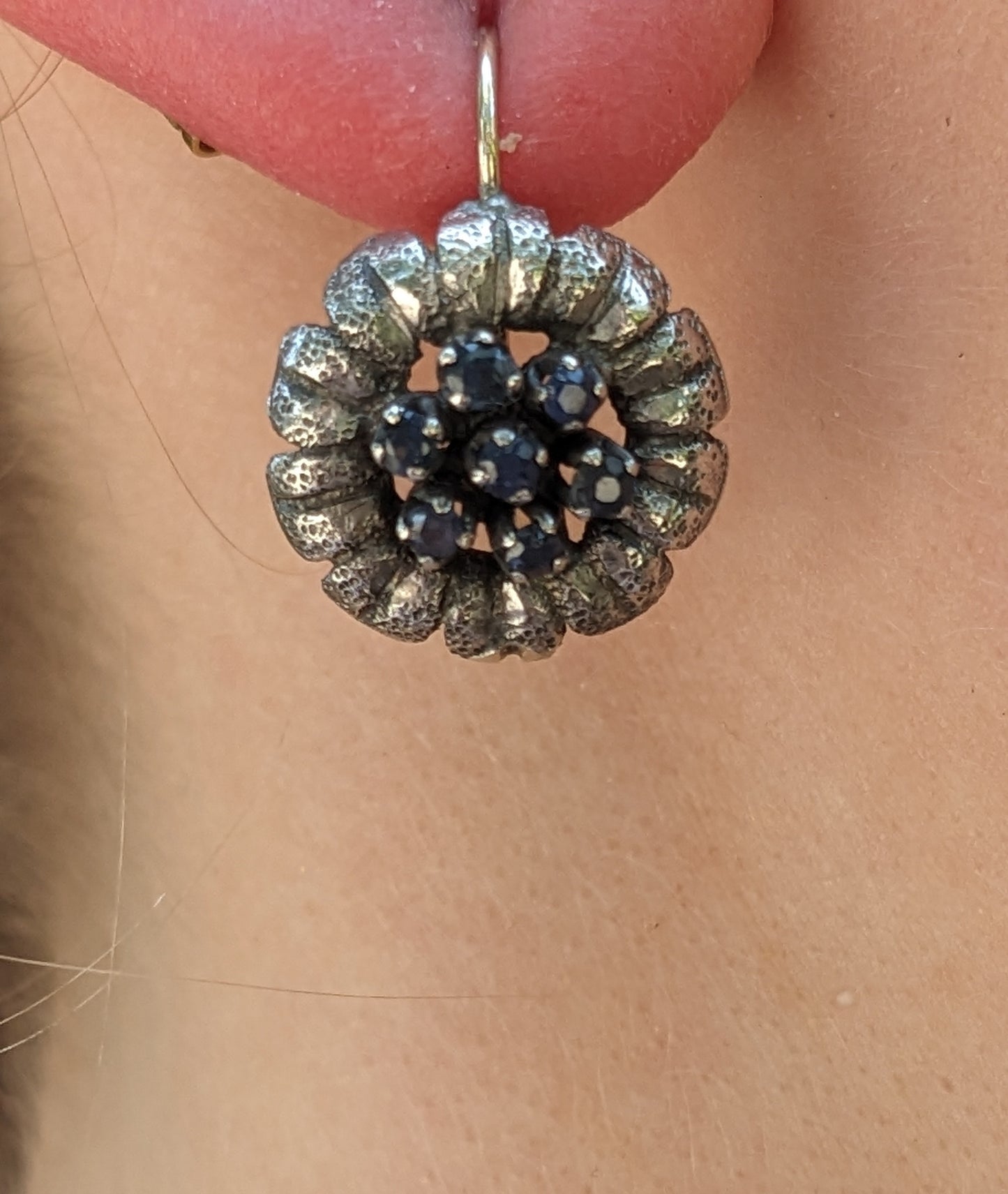 18k White Gold and Sapphire Floral Earrings