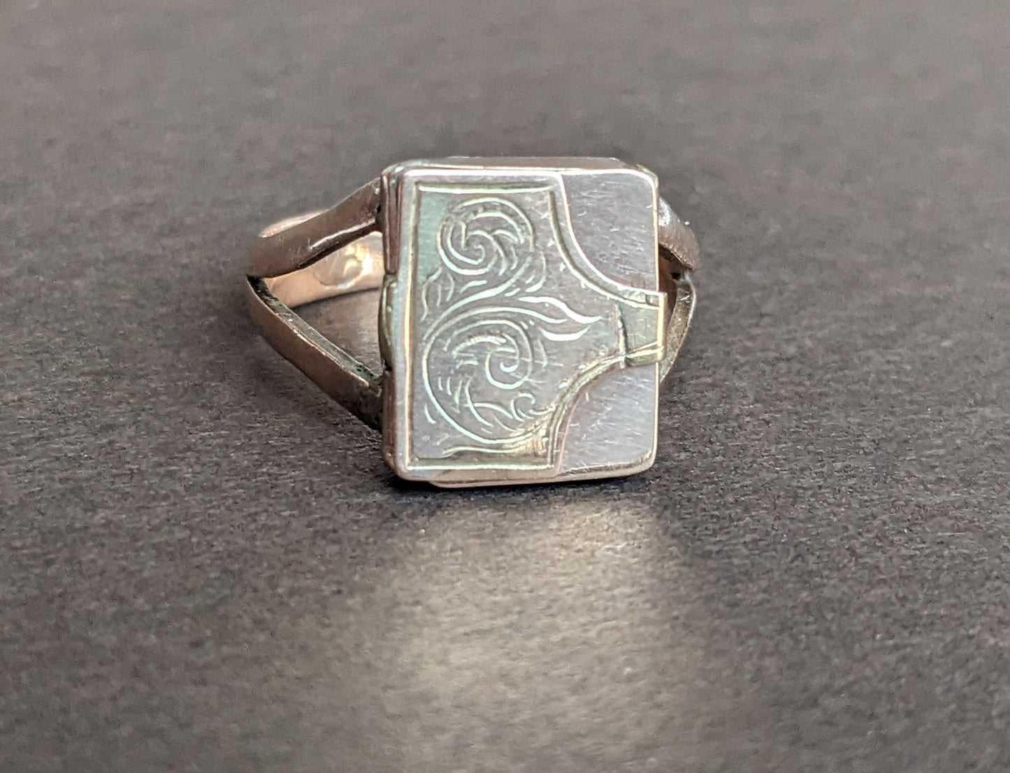 10k American 1880's Envelope Ring