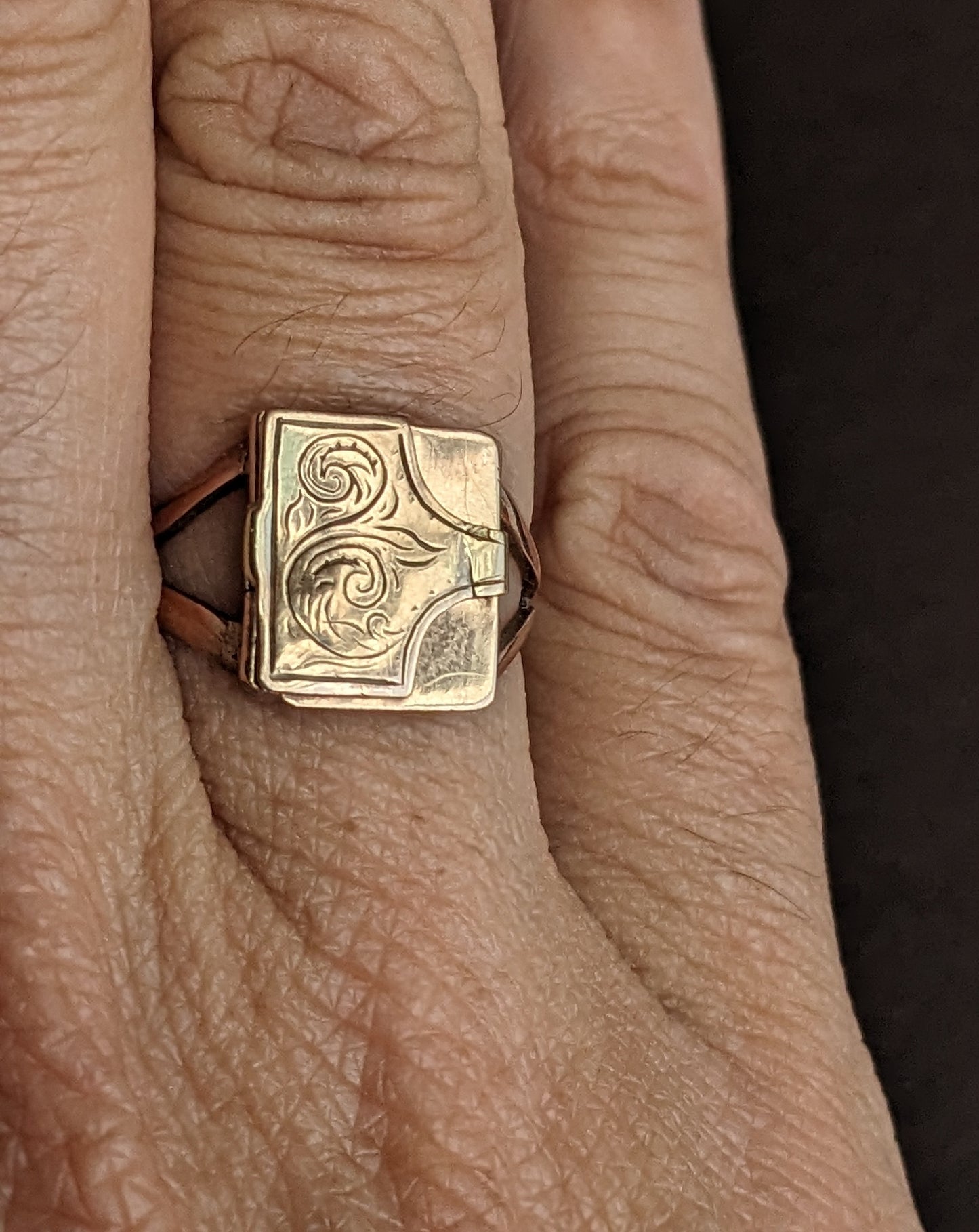 10k American 1880's Envelope Ring