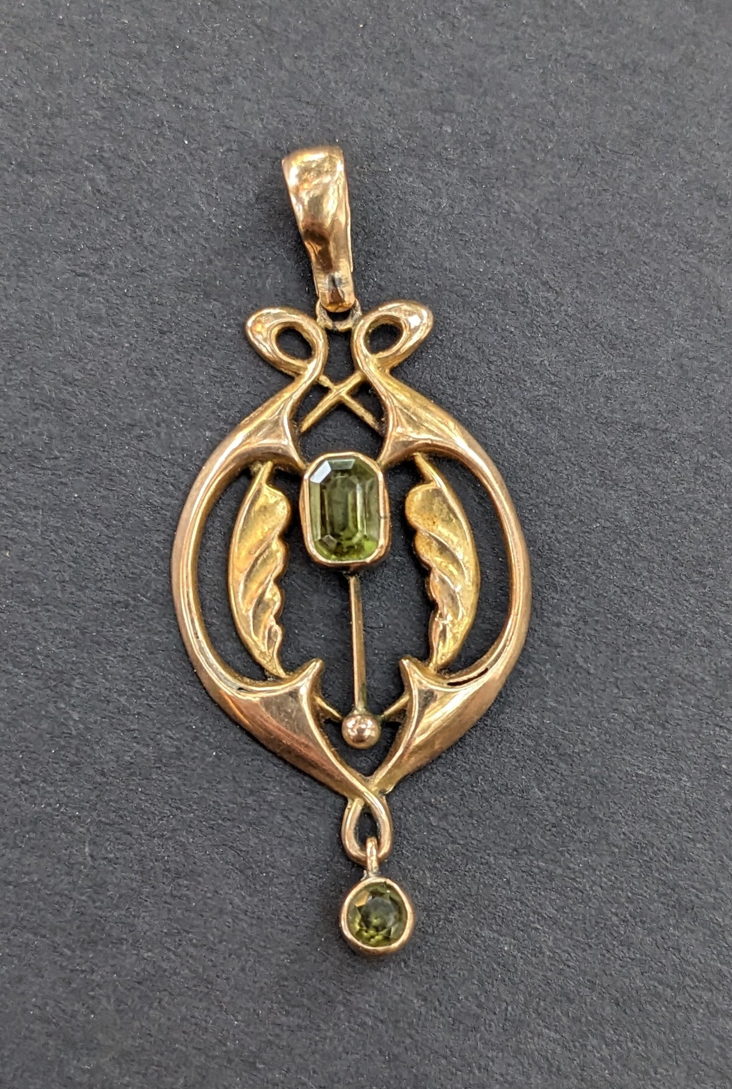 Art Nouveau Peridot and 9K gold Pendant