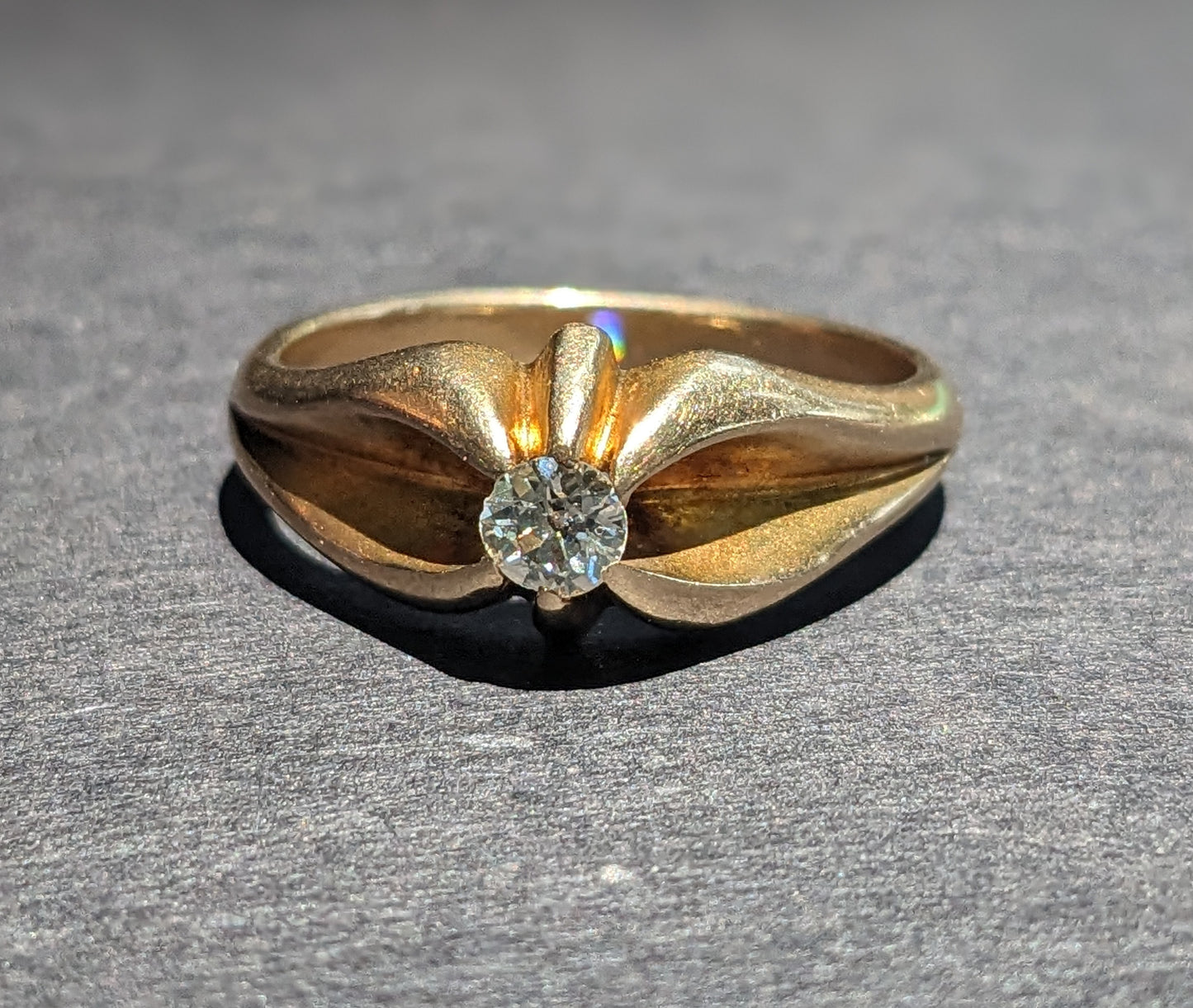18k Gold Heavy Belcher Set Diamond Ring
