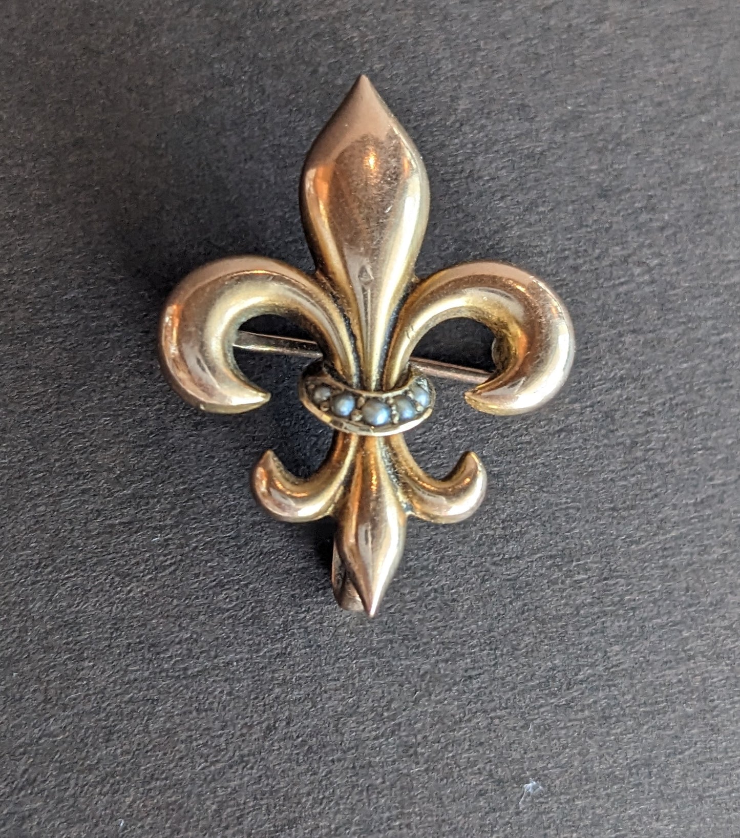 10k Fleur de Lis brooch / charm