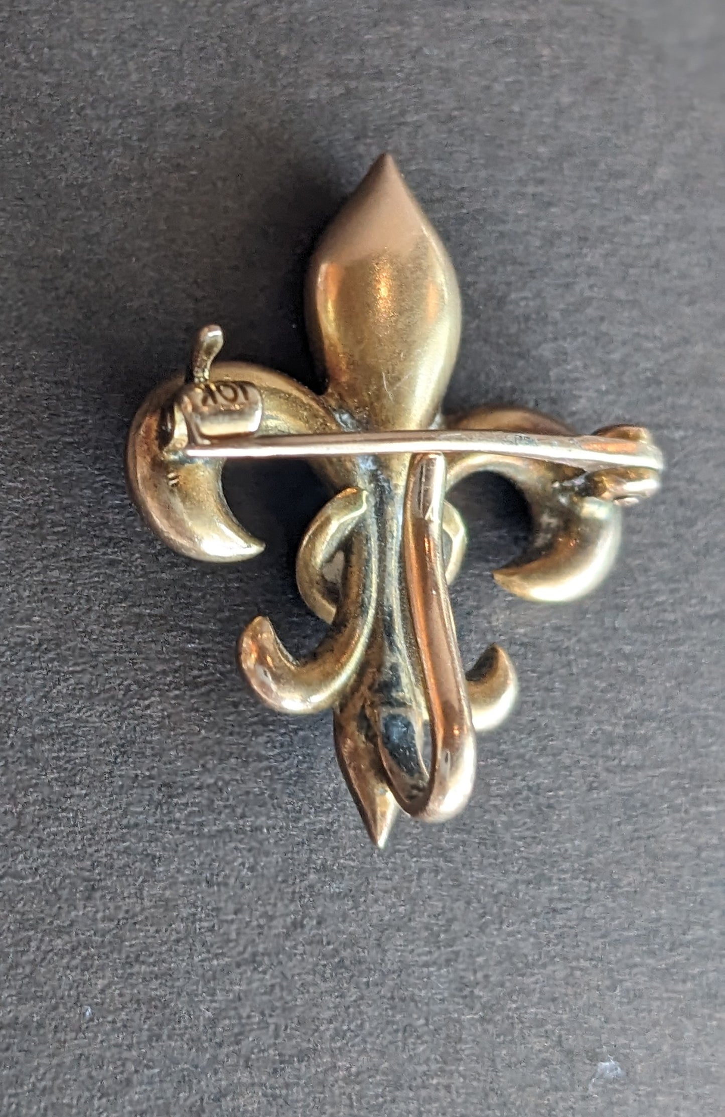 10k Fleur de Lis brooch / charm