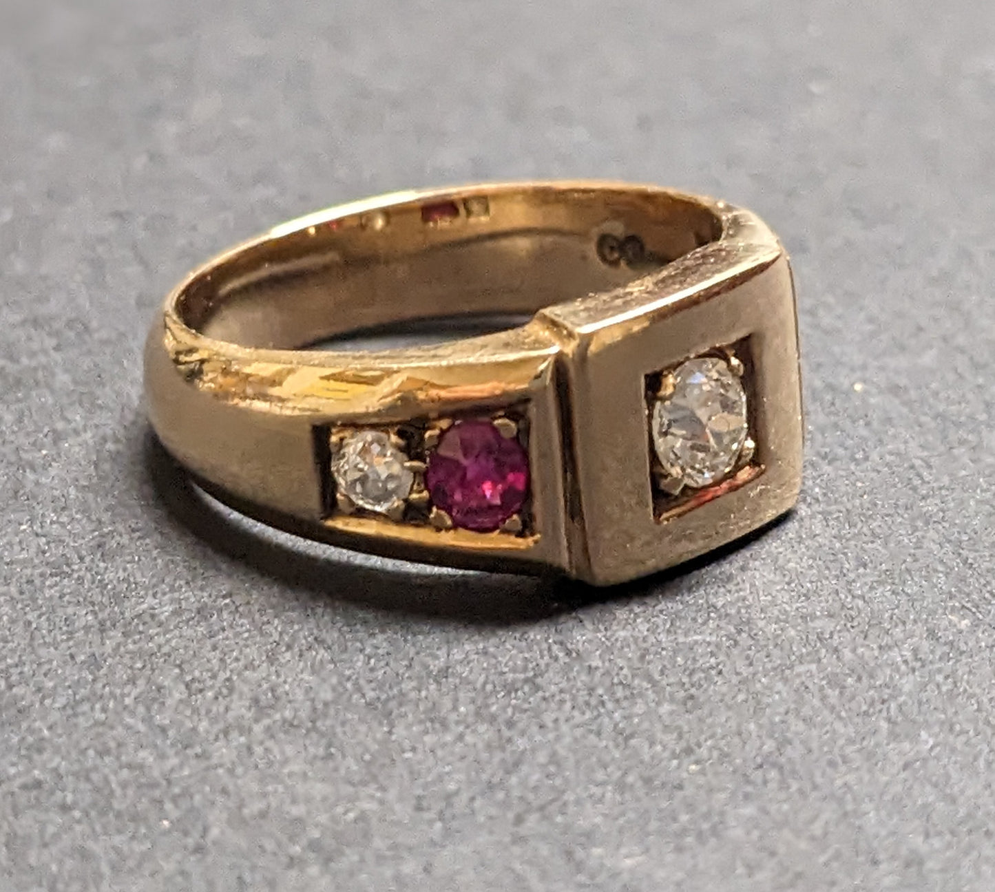 Heavy 9k Ruby and diamond ring