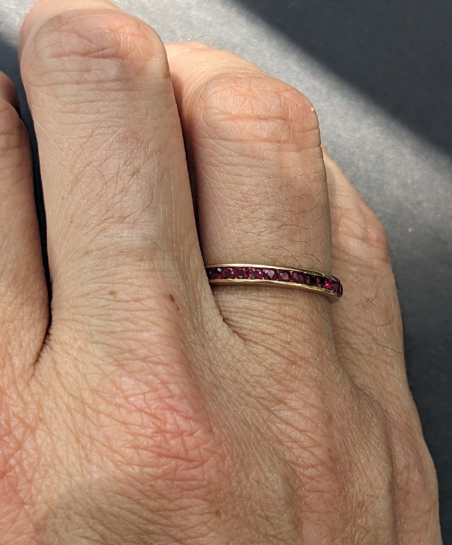 14k Gold and Ruby 1940s eternity band (29)